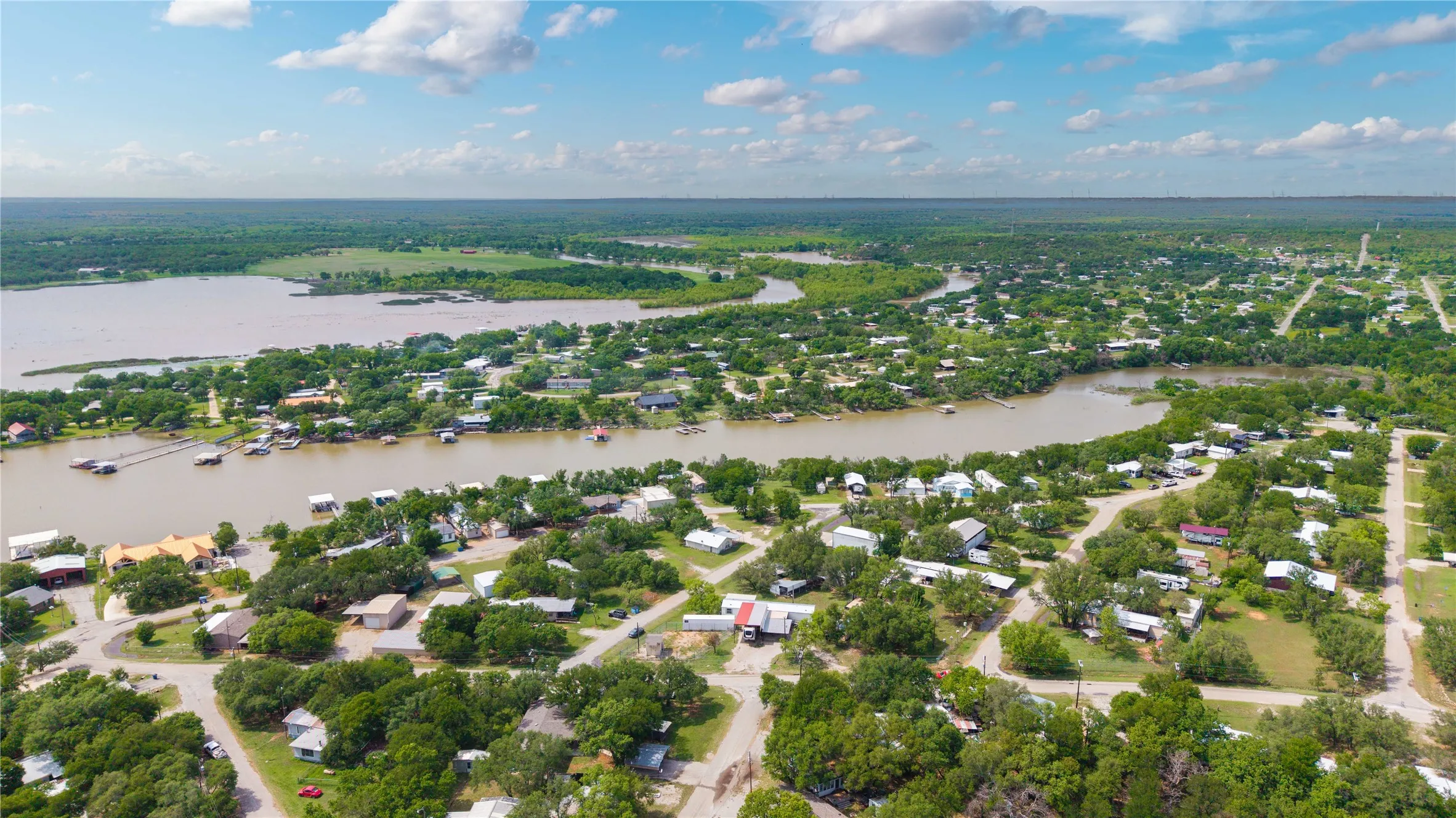 Single Family Residence For Sale in Brown County , 4991 Thunderbird Drive, May, Texas 76857, 3 Bedroom, 2 Bathroom, Garage spaces, 1,252 Sqft, built in 2008, mls#21269129, Real Estate Agent in May, Homes For Sale in Brown county, Homes For Sale in May, Realtor in May Texas, Real Estate Brokerage Independent Realty Texas, Luminita Cordes Realtor