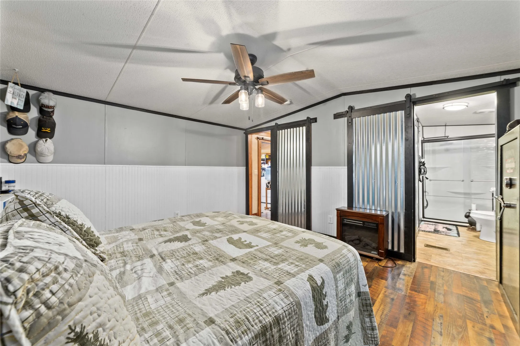 Single Family Residence For Sale in Brown County , 4991 Thunderbird Drive, May, Texas 76857, 3 Bedroom, 2 Bathroom, Garage spaces, 1,252 Sqft, built in 2008, mls#21269129, Real Estate Agent in May, Homes For Sale in Brown county, Homes For Sale in May, Realtor in May Texas, Real Estate Brokerage Independent Realty Texas, Luminita Cordes Realtor