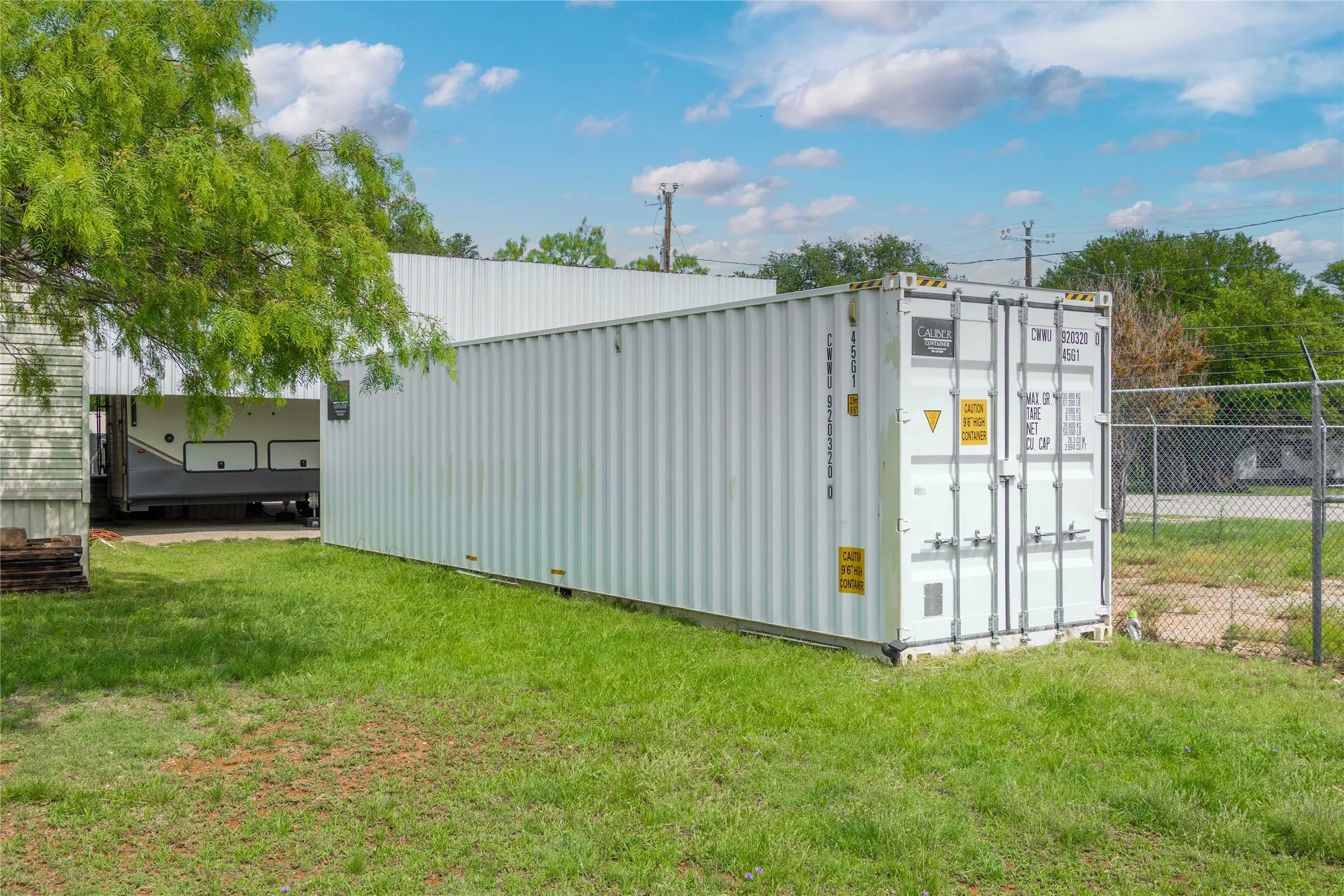 Single Family Residence For Sale in Brown County , 4991 Thunderbird Drive, May, Texas 76857, 3 Bedroom, 2 Bathroom, Garage spaces, 1,252 Sqft, built in 2008, mls#21269129, Real Estate Agent in May, Homes For Sale in Brown county, Homes For Sale in May, Realtor in May Texas, Real Estate Brokerage Independent Realty Texas, Luminita Cordes Realtor