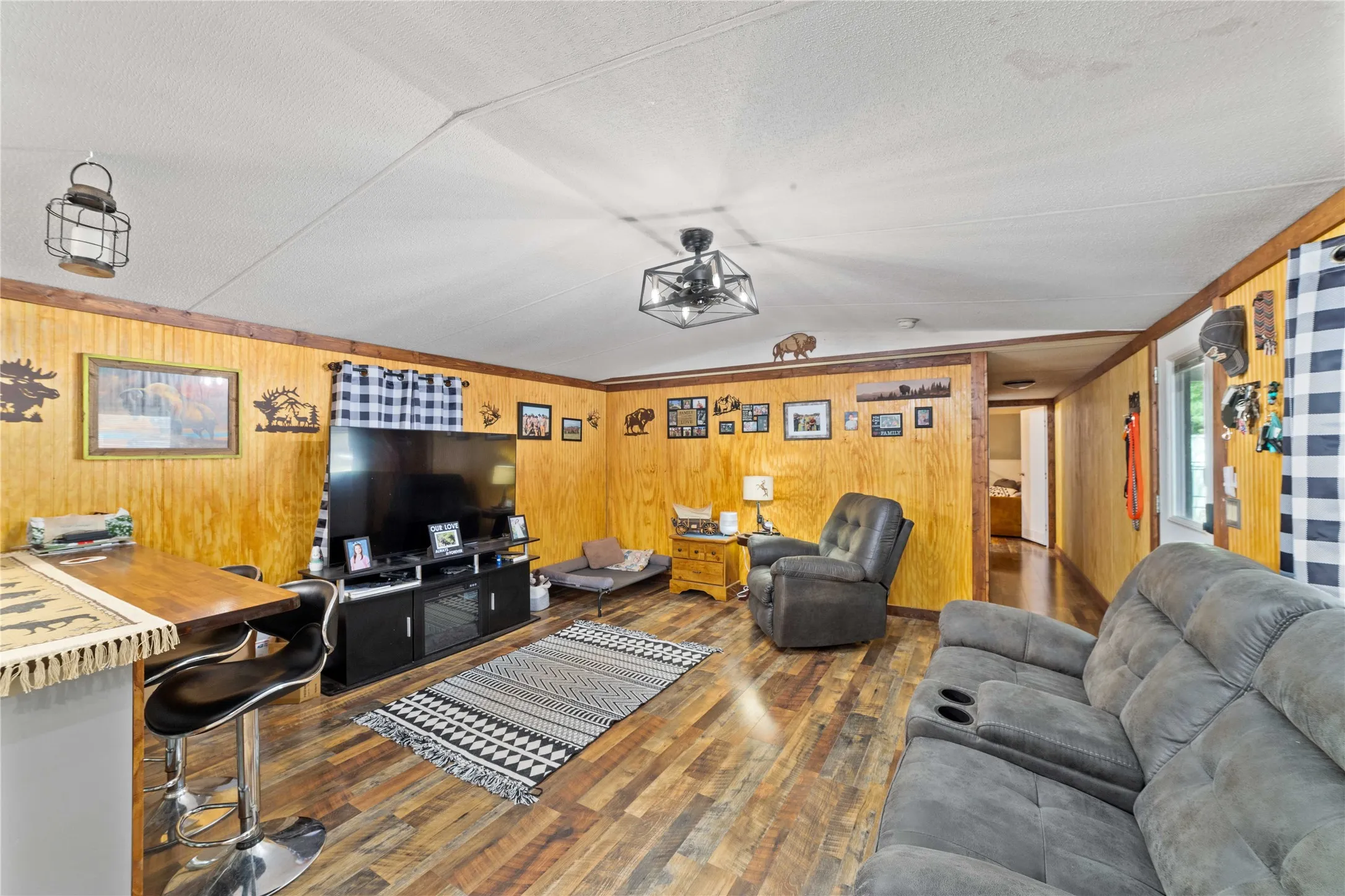 Single Family Residence For Sale in Brown County , 4991 Thunderbird Drive, May, Texas 76857, 3 Bedroom, 2 Bathroom, Garage spaces, 1,252 Sqft, built in 2008, mls#21269129, Real Estate Agent in May, Homes For Sale in Brown county, Homes For Sale in May, Realtor in May Texas, Real Estate Brokerage Independent Realty Texas, Luminita Cordes Realtor