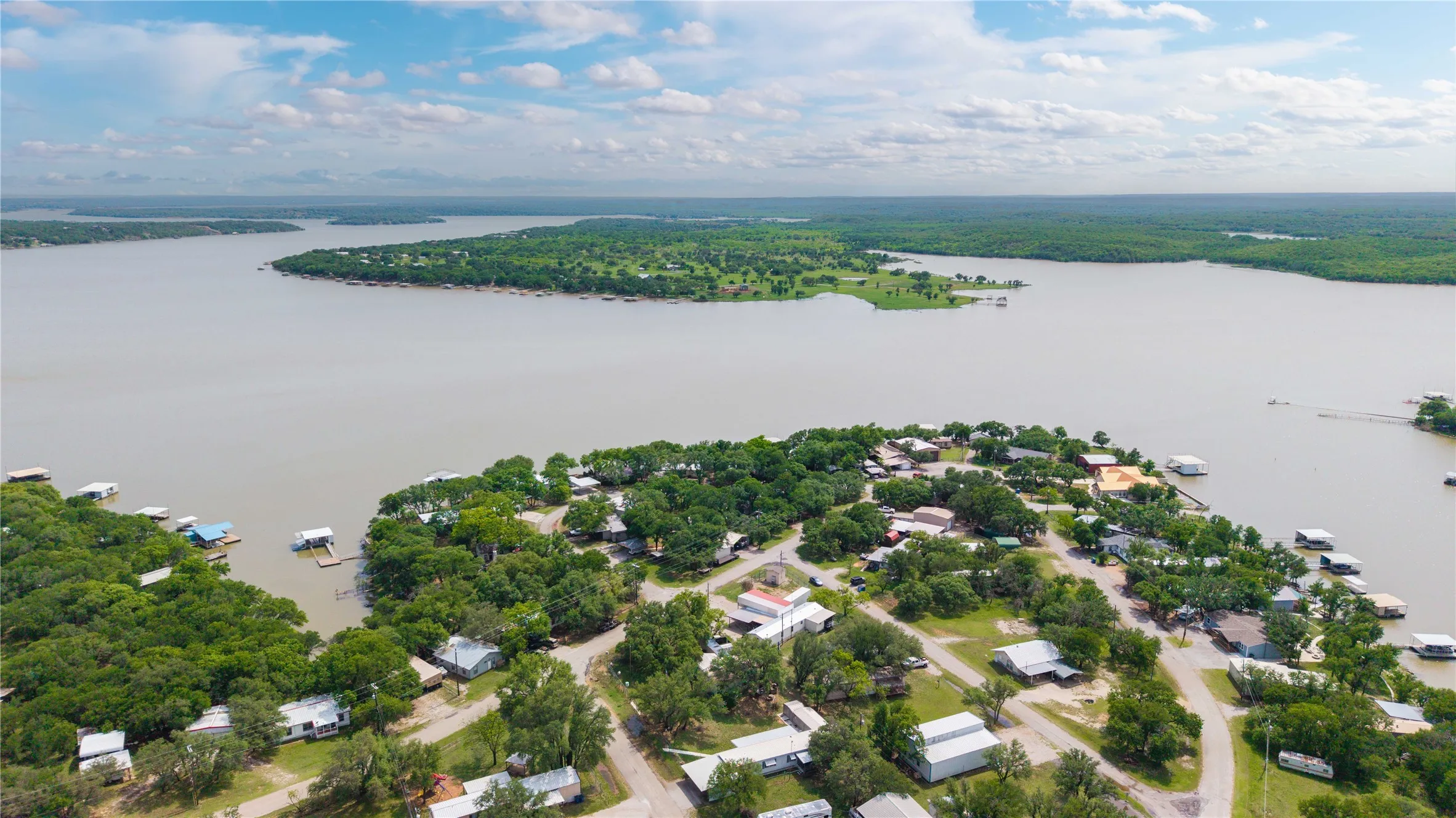 Single Family Residence For Sale in Brown County , 4991 Thunderbird Drive, May, Texas 76857, 3 Bedroom, 2 Bathroom, Garage spaces, 1,252 Sqft, built in 2008, mls#21269129, Real Estate Agent in May, Homes For Sale in Brown county, Homes For Sale in May, Realtor in May Texas, Real Estate Brokerage Independent Realty Texas, Luminita Cordes Realtor