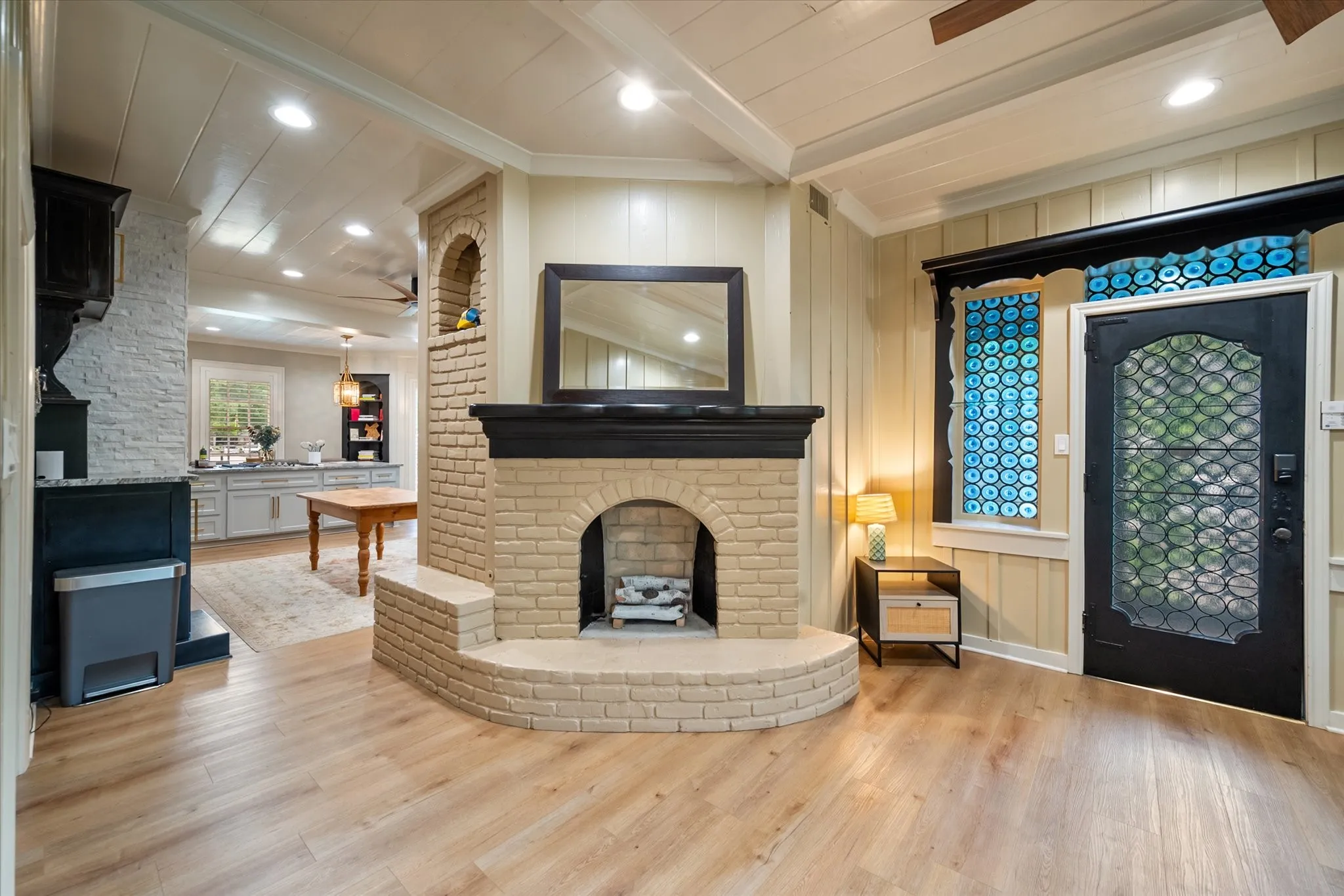 Single Family Residence For Sale in Navarro County , 1111 Governors Drive, Corsicana, Texas 75110, 4 Bedroom, 4 Bathroom, 2 Garage spaces, 4,545 Sqft, built in 1931, mls#21268342, Real Estate Agent in Corsicana, Homes For Sale in Navarro county, Homes For Sale in Corsicana, Realtor in Corsicana Texas, Real Estate Brokerage Independent Realty Texas, Luminita Cordes Realtor