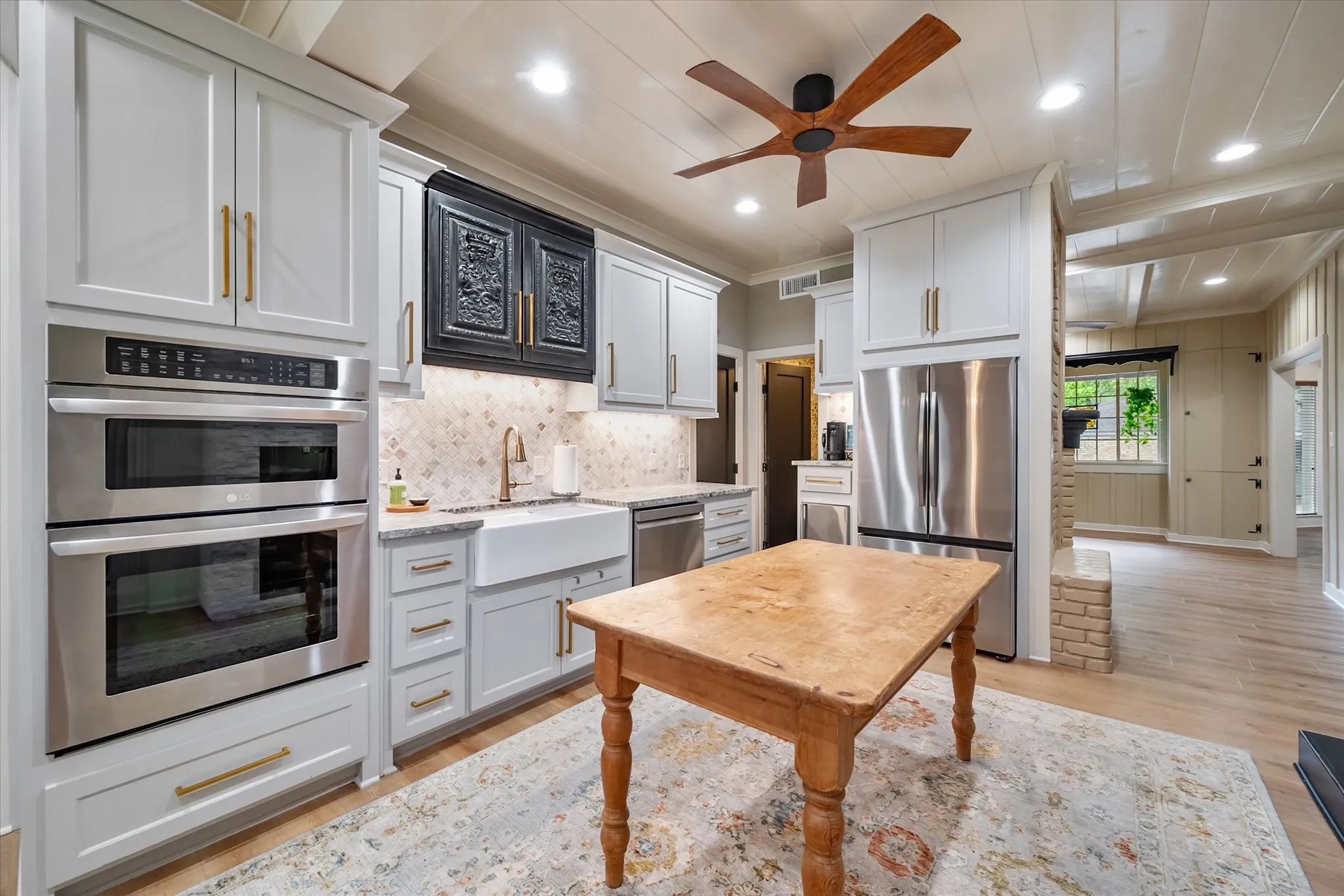 Single Family Residence For Sale in Navarro County , 1111 Governors Drive, Corsicana, Texas 75110, 4 Bedroom, 4 Bathroom, 2 Garage spaces, 4,545 Sqft, built in 1931, mls#21268342, Real Estate Agent in Corsicana, Homes For Sale in Navarro county, Homes For Sale in Corsicana, Realtor in Corsicana Texas, Real Estate Brokerage Independent Realty Texas, Luminita Cordes Realtor