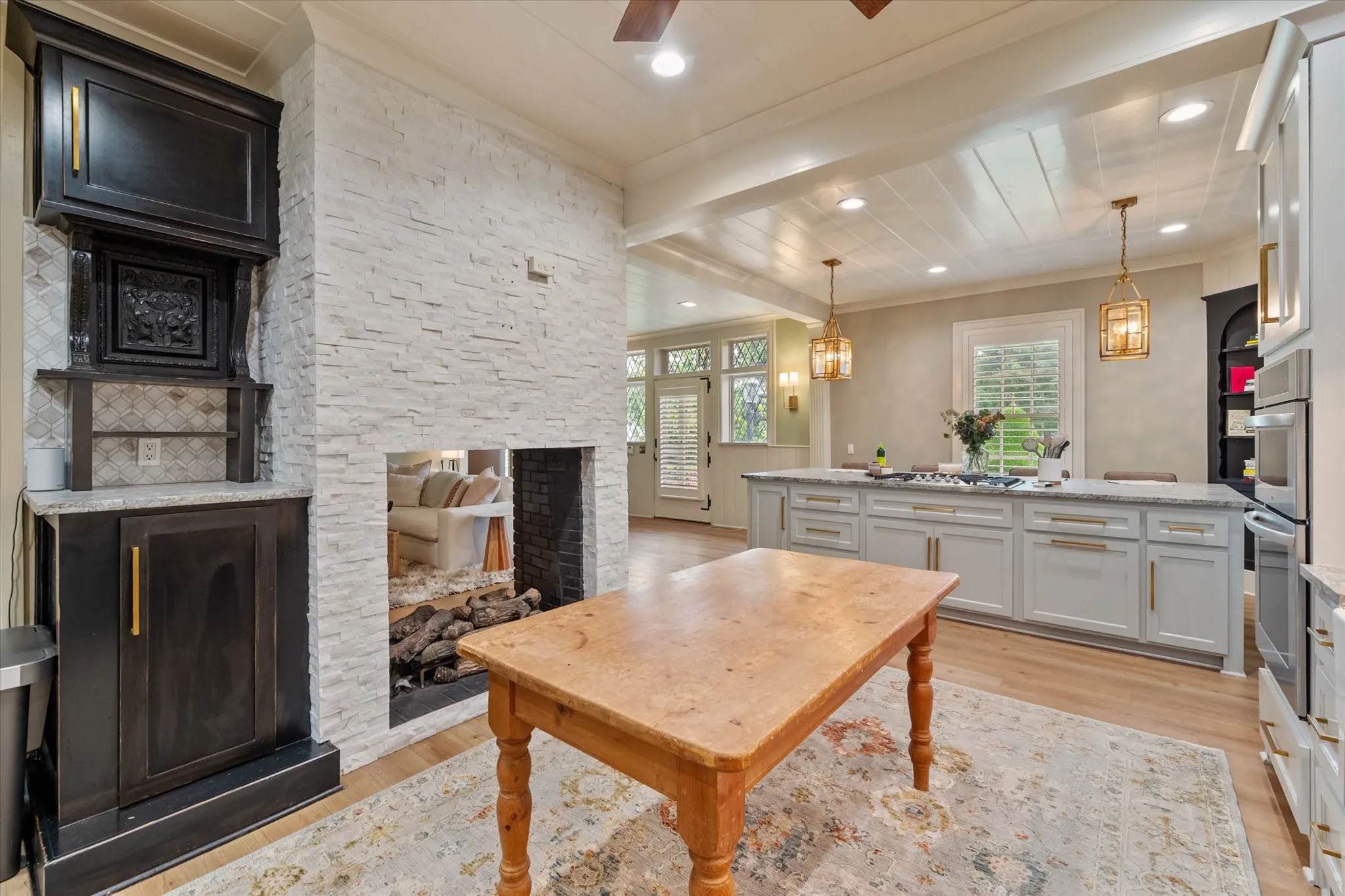 Single Family Residence For Sale in Navarro County , 1111 Governors Drive, Corsicana, Texas 75110, 4 Bedroom, 4 Bathroom, 2 Garage spaces, 4,545 Sqft, built in 1931, mls#21268342, Real Estate Agent in Corsicana, Homes For Sale in Navarro county, Homes For Sale in Corsicana, Realtor in Corsicana Texas, Real Estate Brokerage Independent Realty Texas, Luminita Cordes Realtor