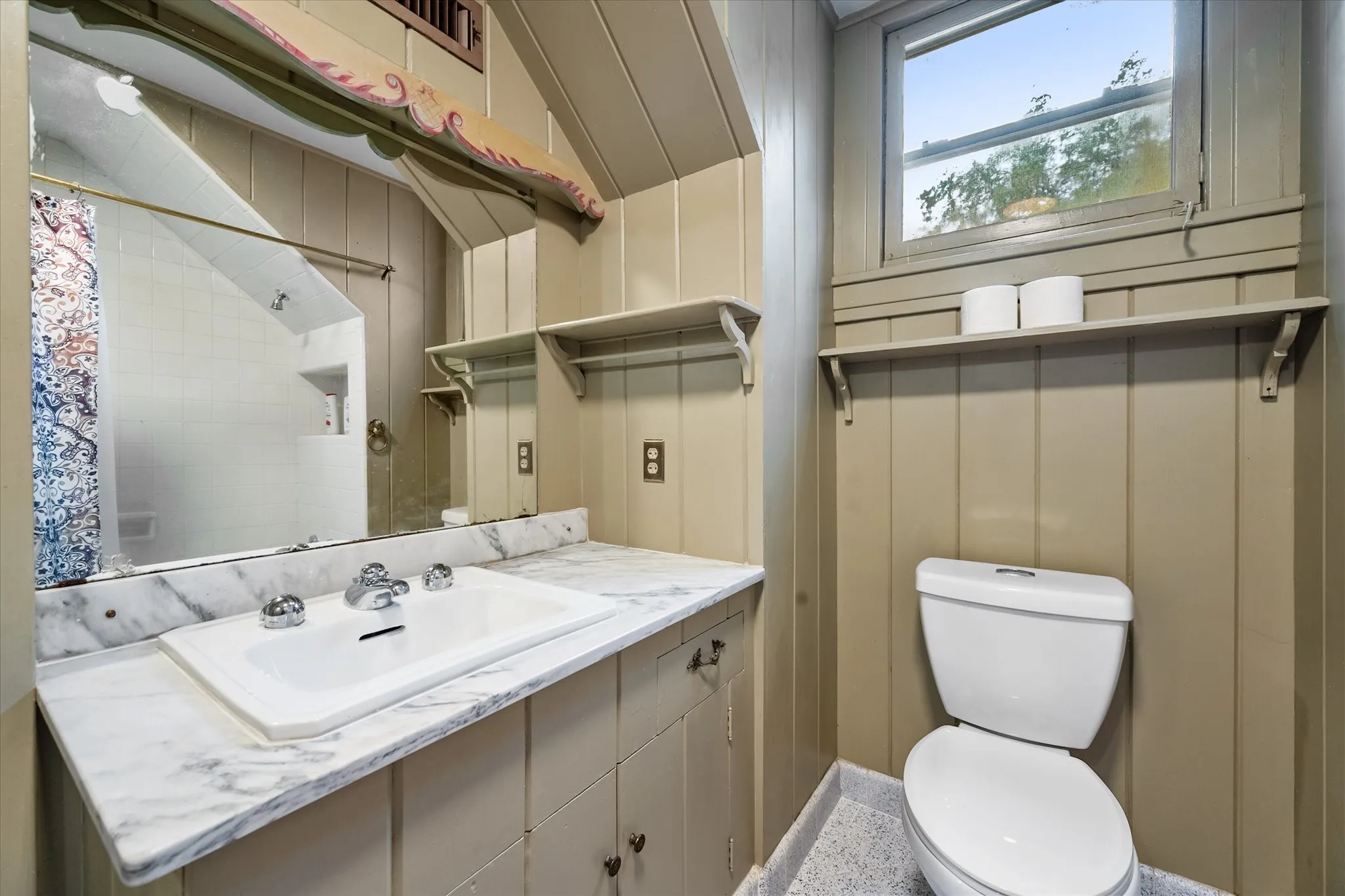 Single Family Residence For Sale in Navarro County , 1111 Governors Drive, Corsicana, Texas 75110, 4 Bedroom, 4 Bathroom, 2 Garage spaces, 4,545 Sqft, built in 1931, mls#21268342, Real Estate Agent in Corsicana, Homes For Sale in Navarro county, Homes For Sale in Corsicana, Realtor in Corsicana Texas, Real Estate Brokerage Independent Realty Texas, Luminita Cordes Realtor
