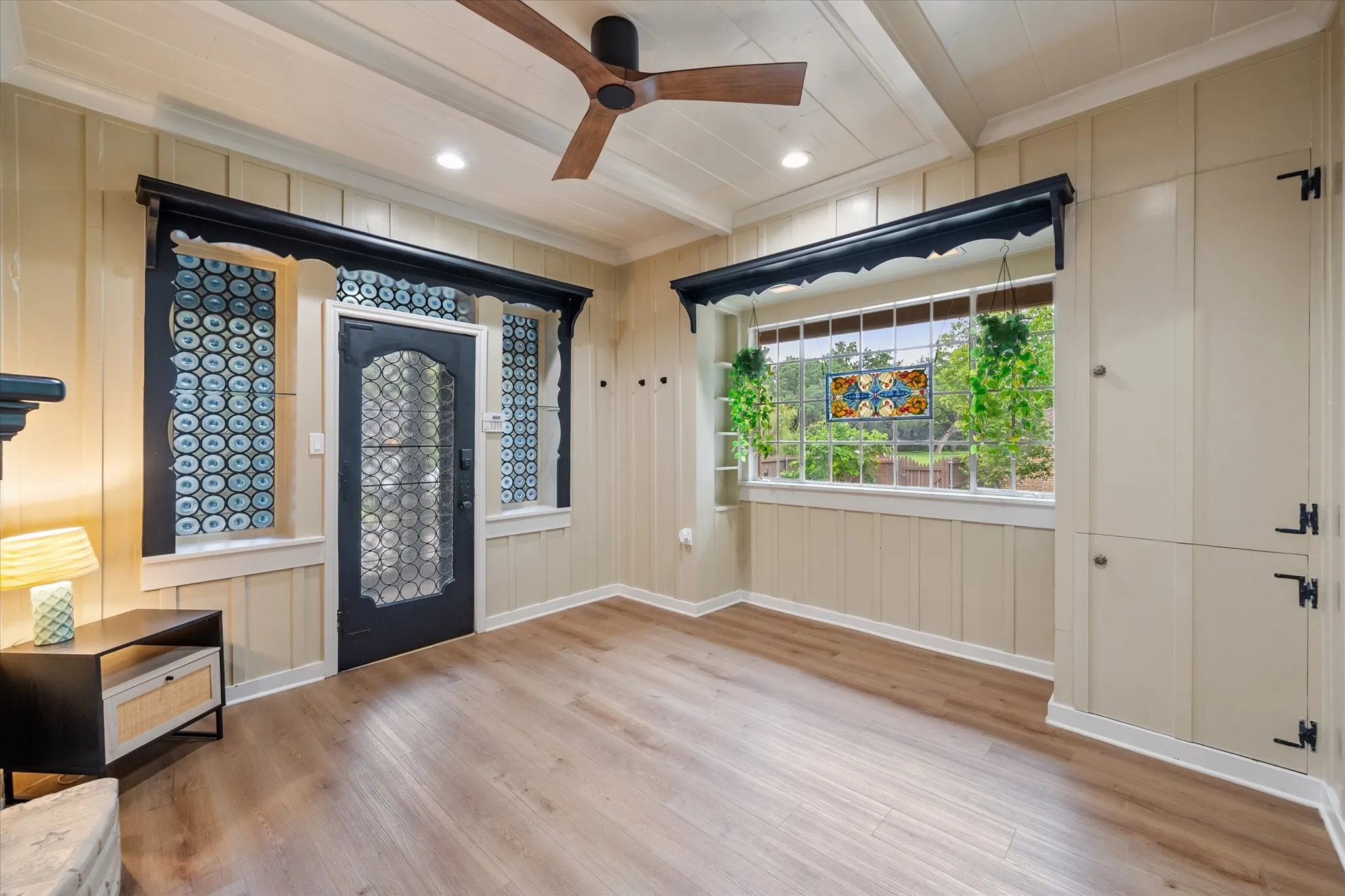 Single Family Residence For Sale in Navarro County , 1111 Governors Drive, Corsicana, Texas 75110, 4 Bedroom, 4 Bathroom, 2 Garage spaces, 4,545 Sqft, built in 1931, mls#21268342, Real Estate Agent in Corsicana, Homes For Sale in Navarro county, Homes For Sale in Corsicana, Realtor in Corsicana Texas, Real Estate Brokerage Independent Realty Texas, Luminita Cordes Realtor