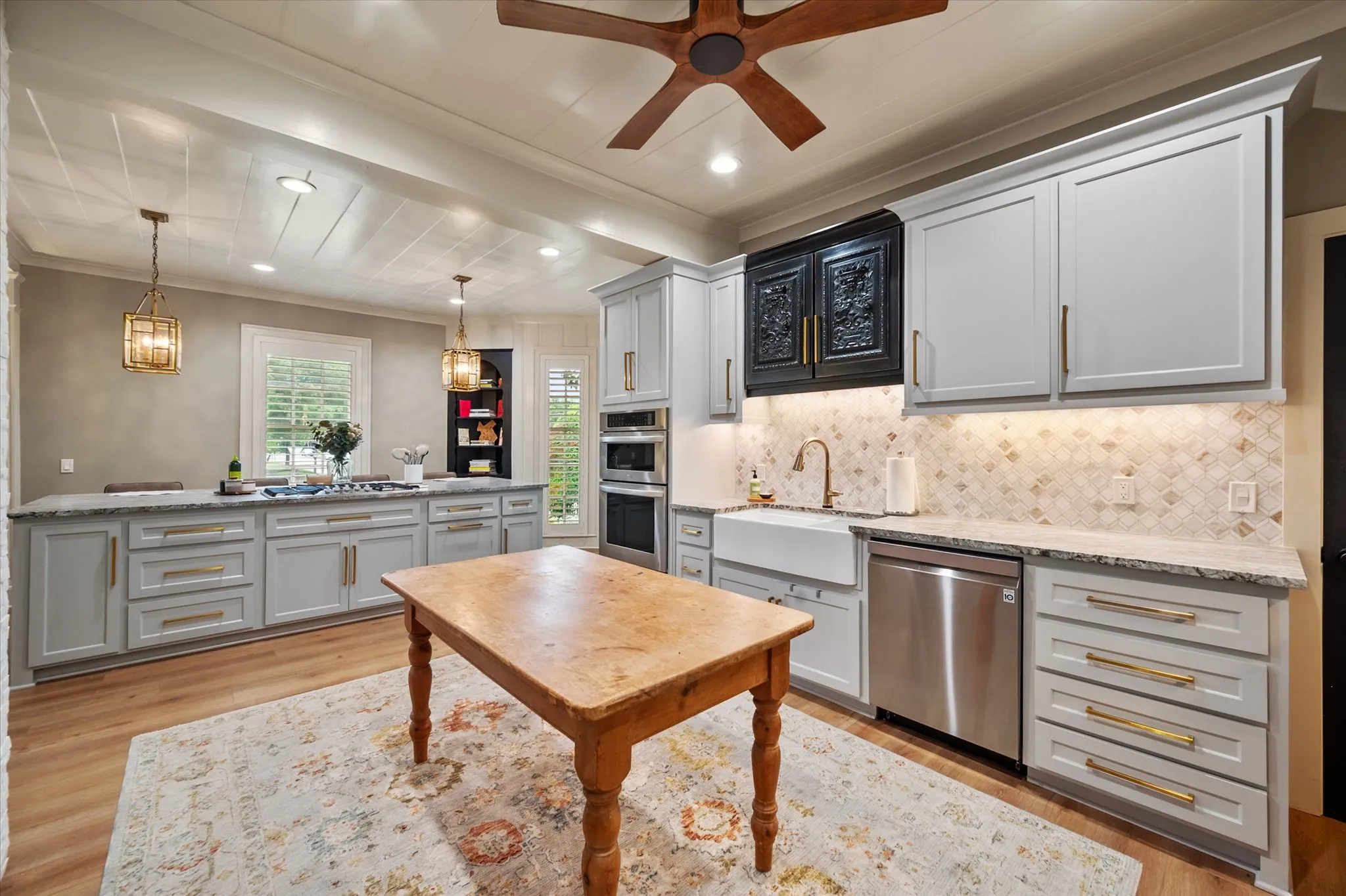Single Family Residence For Sale in Navarro County , 1111 Governors Drive, Corsicana, Texas 75110, 4 Bedroom, 4 Bathroom, 2 Garage spaces, 4,545 Sqft, built in 1931, mls#21268342, Real Estate Agent in Corsicana, Homes For Sale in Navarro county, Homes For Sale in Corsicana, Realtor in Corsicana Texas, Real Estate Brokerage Independent Realty Texas, Luminita Cordes Realtor