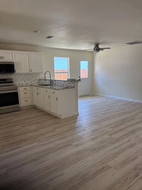 Single Family Residence For Sale in Hill County , 104 S Wall Street, Itasca, Texas 76055, 3 Bedroom, 2 Bathroom, Garage spaces, 1,306 Sqft, built in 2025, mls#21268613, Real Estate Agent in Itasca, Homes For Sale in Hill county, Homes For Sale in Itasca, Realtor in Itasca Texas, Real Estate Brokerage Independent Realty Texas, Luminita Cordes Realtor
