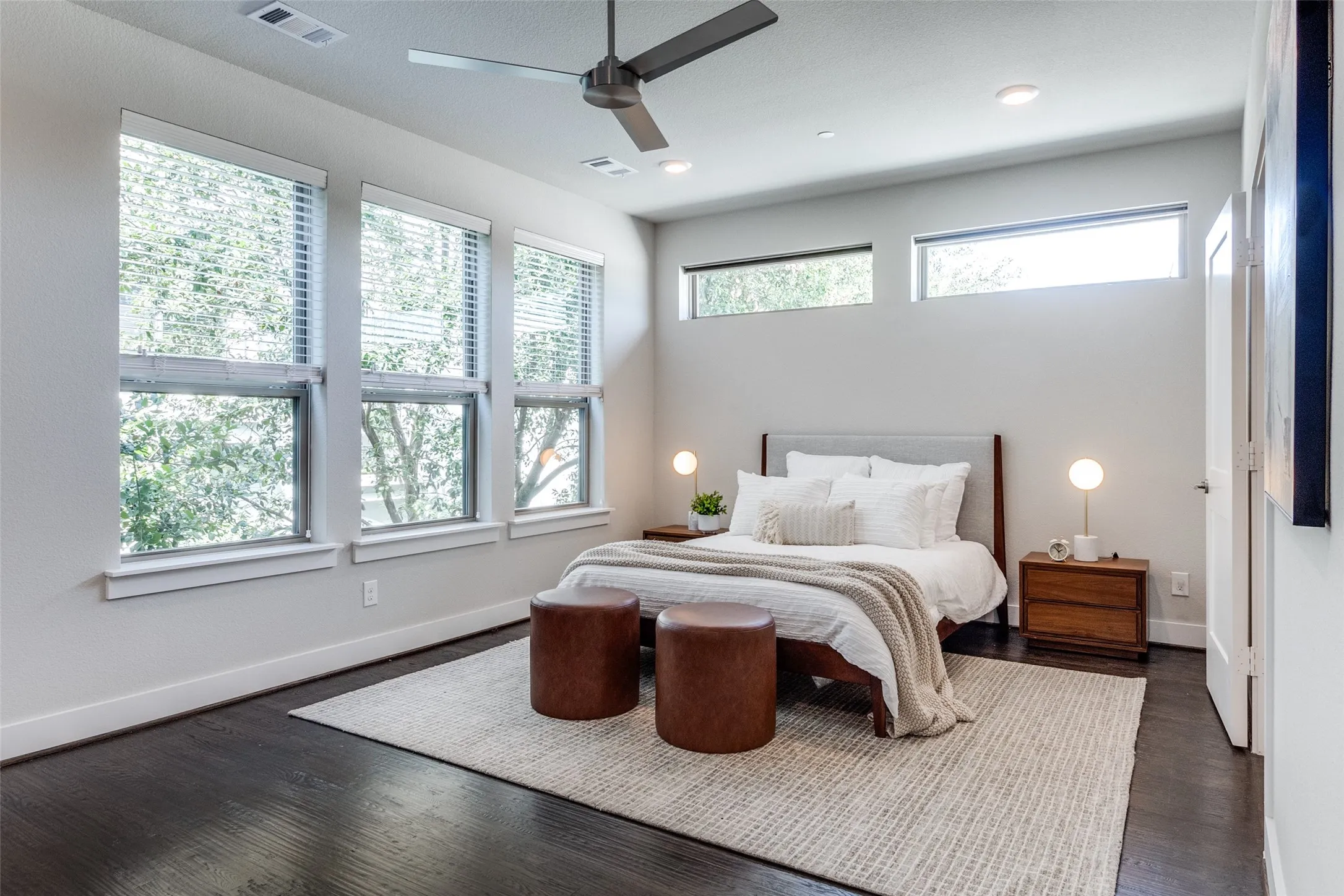 Condominium For Sale in Dallas County , 3170 Carmel Street 103, Dallas, Texas 75204, 2 Bedroom, 3 Bathroom, 2 Garage spaces, 2,018 Sqft, built in 2018, mls#21268324, Real Estate Agent in Dallas, Homes For Sale in Dallas county, Homes For Sale in Dallas, Realtor in Dallas Texas, Real Estate Brokerage Independent Realty Texas, Luminita Cordes Realtor