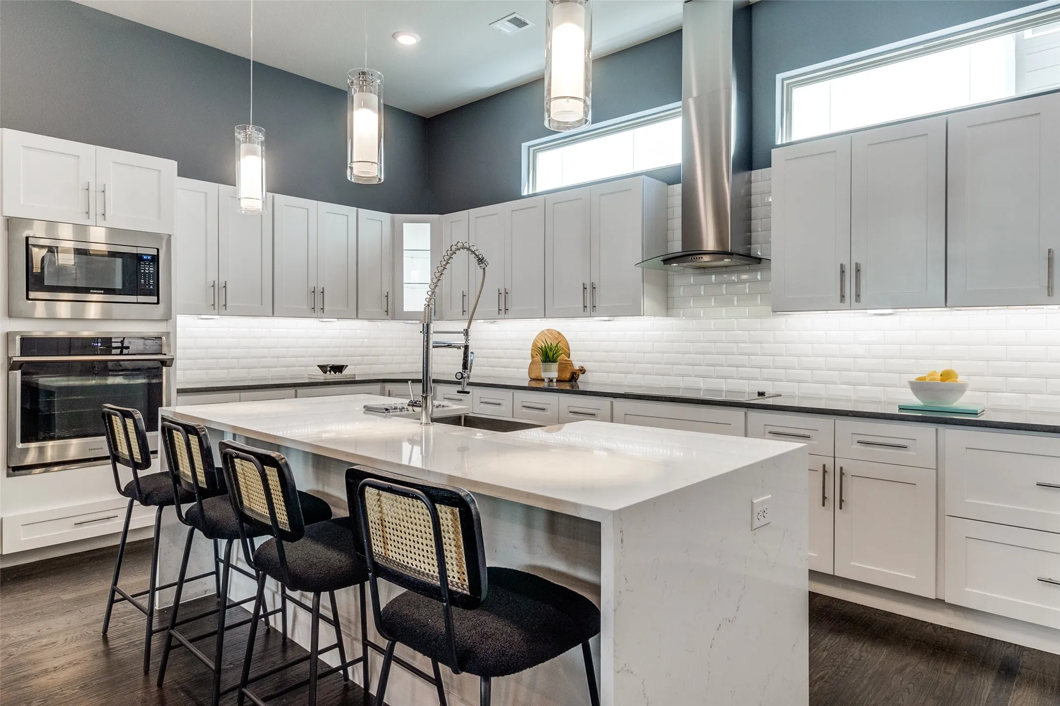 Condominium For Sale in Dallas County , 3170 Carmel Street 103, Dallas, Texas 75204, 2 Bedroom, 3 Bathroom, 2 Garage spaces, 2,018 Sqft, built in 2018, mls#21268324, Real Estate Agent in Dallas, Homes For Sale in Dallas county, Homes For Sale in Dallas, Realtor in Dallas Texas, Real Estate Brokerage Independent Realty Texas, Luminita Cordes Realtor