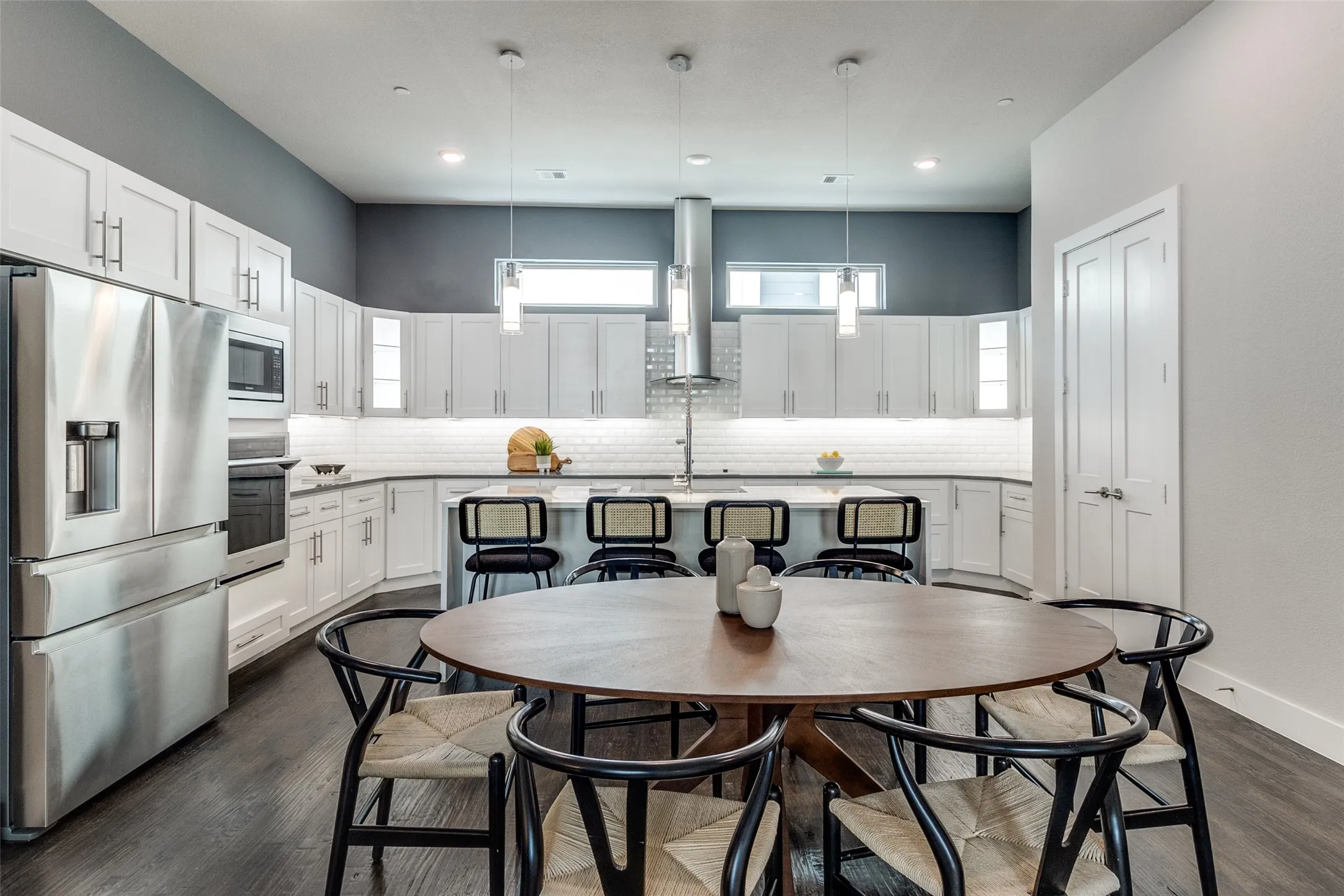 Condominium For Sale in Dallas County , 3170 Carmel Street 103, Dallas, Texas 75204, 2 Bedroom, 3 Bathroom, 2 Garage spaces, 2,018 Sqft, built in 2018, mls#21268324, Real Estate Agent in Dallas, Homes For Sale in Dallas county, Homes For Sale in Dallas, Realtor in Dallas Texas, Real Estate Brokerage Independent Realty Texas, Luminita Cordes Realtor