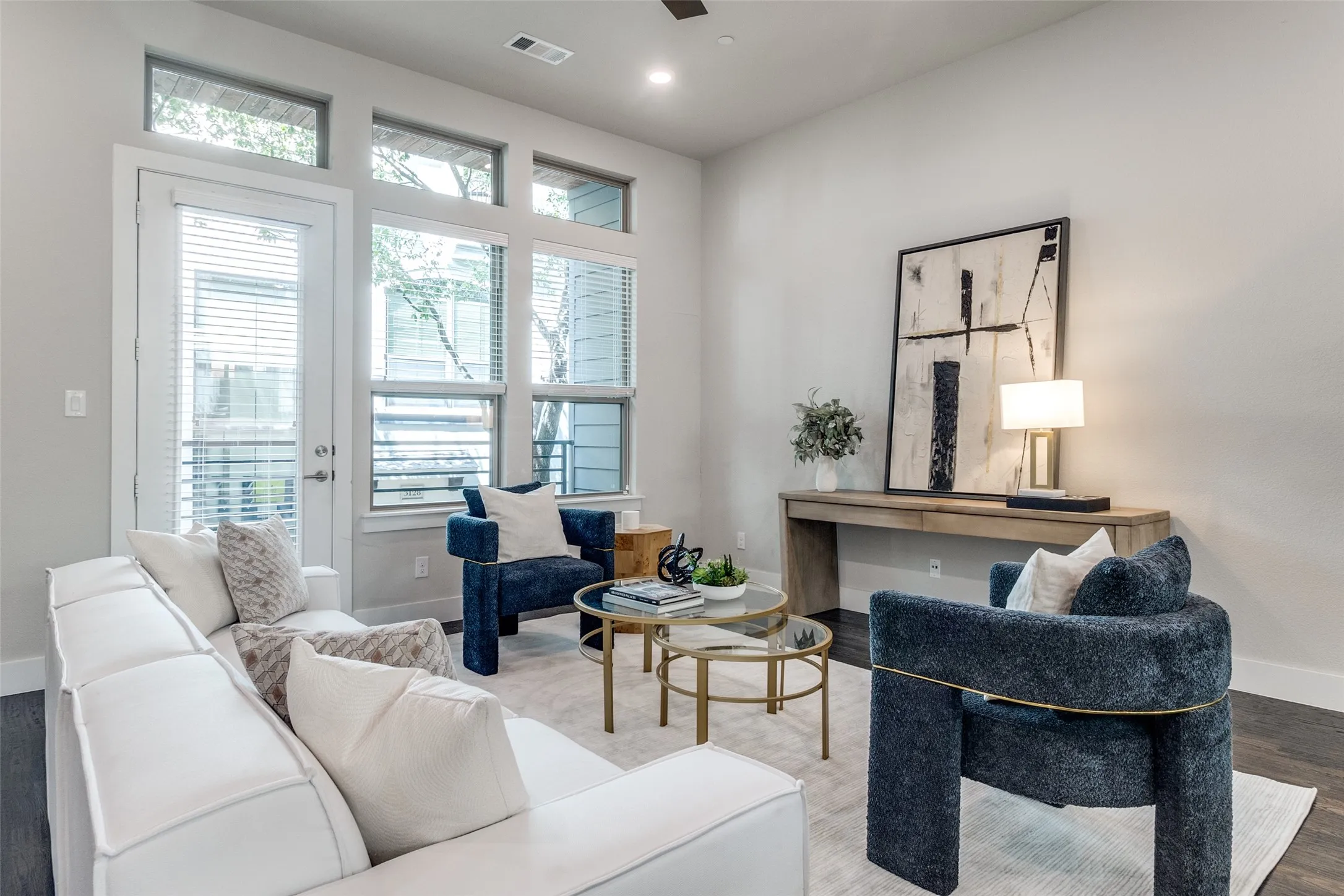 Condominium For Sale in Dallas County , 3170 Carmel Street 103, Dallas, Texas 75204, 2 Bedroom, 3 Bathroom, 2 Garage spaces, 2,018 Sqft, built in 2018, mls#21268324, Real Estate Agent in Dallas, Homes For Sale in Dallas county, Homes For Sale in Dallas, Realtor in Dallas Texas, Real Estate Brokerage Independent Realty Texas, Luminita Cordes Realtor
