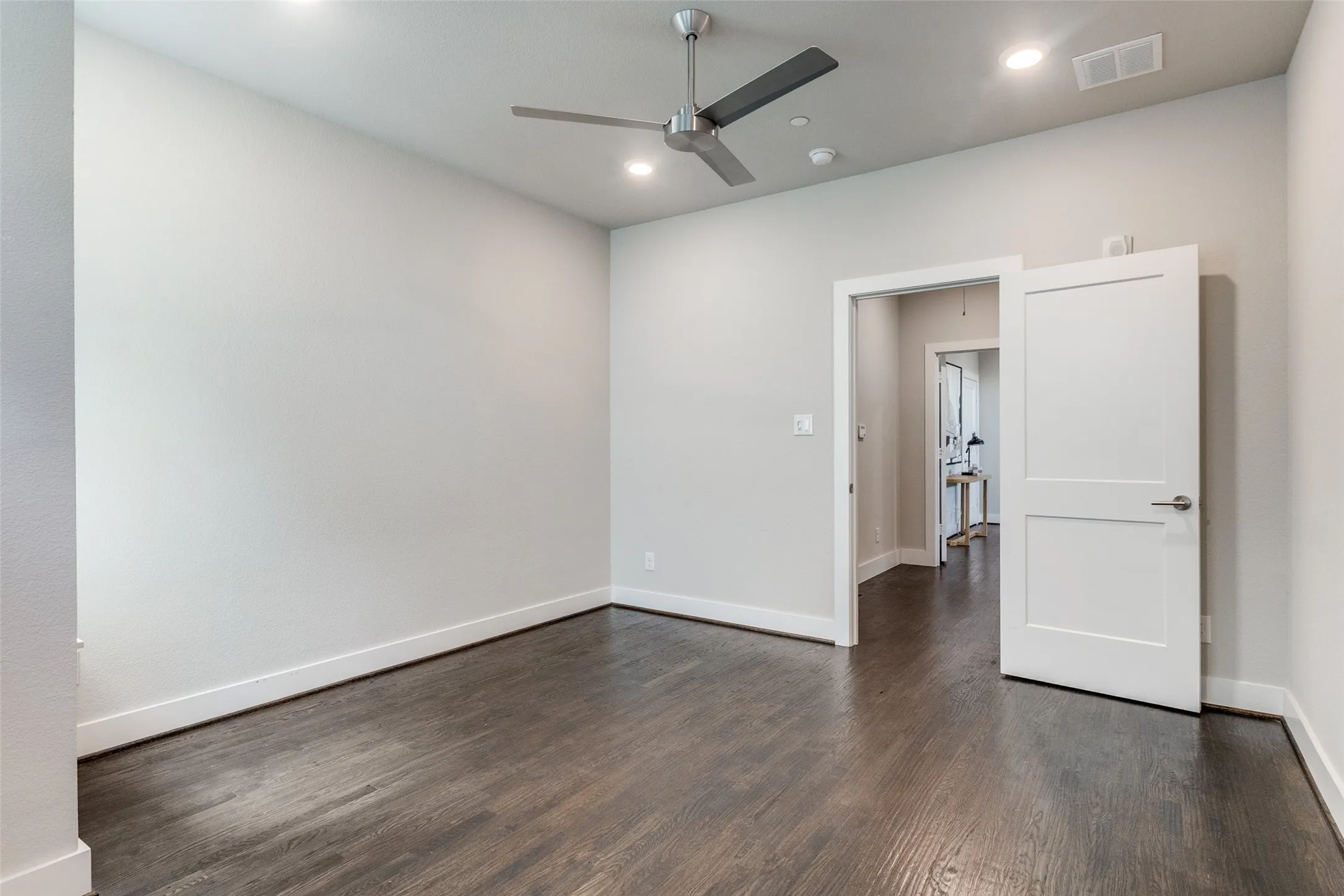 Condominium For Sale in Dallas County , 3170 Carmel Street 103, Dallas, Texas 75204, 2 Bedroom, 3 Bathroom, 2 Garage spaces, 2,018 Sqft, built in 2018, mls#21268324, Real Estate Agent in Dallas, Homes For Sale in Dallas county, Homes For Sale in Dallas, Realtor in Dallas Texas, Real Estate Brokerage Independent Realty Texas, Luminita Cordes Realtor