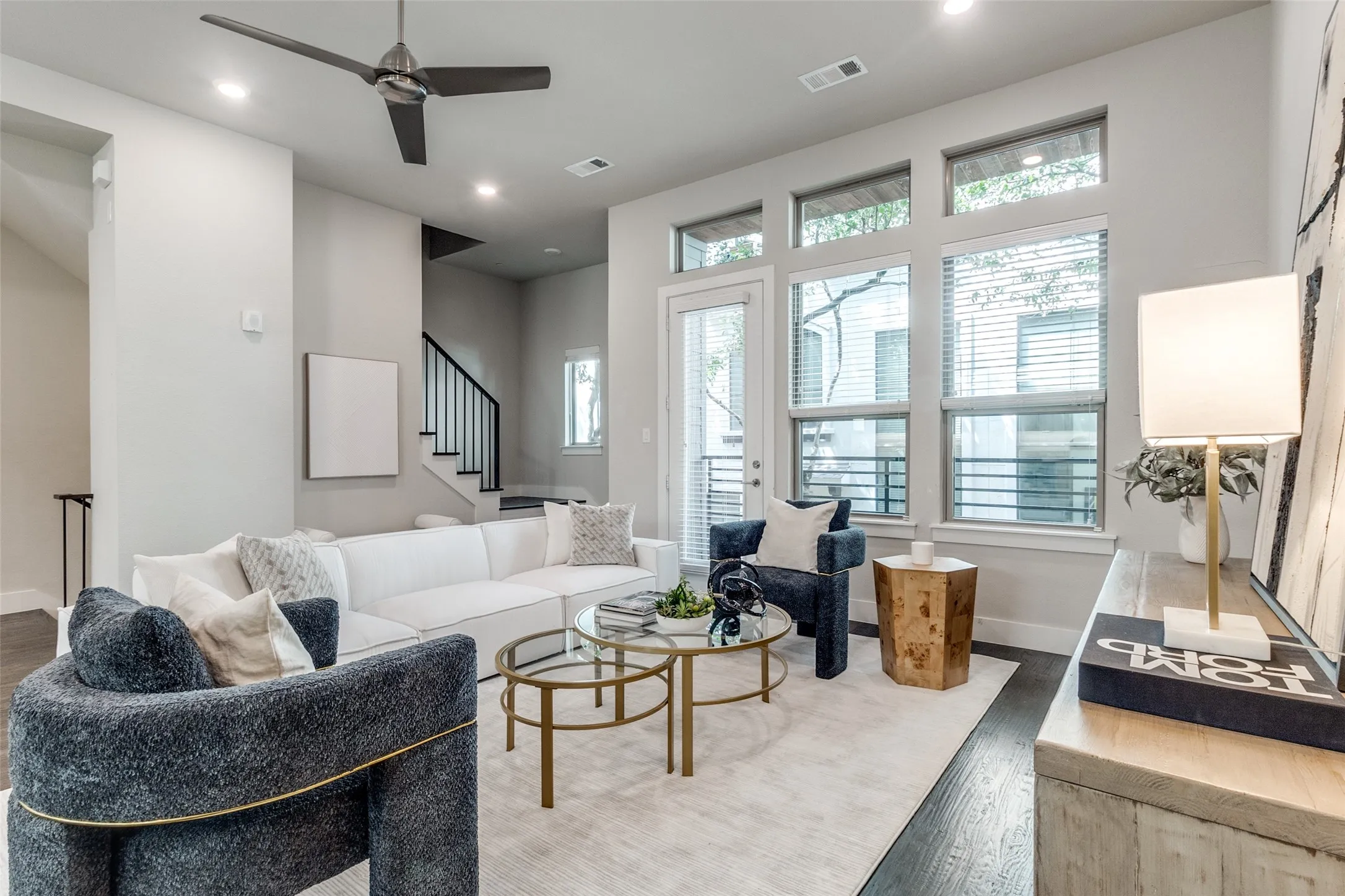 Condominium For Sale in Dallas County , 3170 Carmel Street 103, Dallas, Texas 75204, 2 Bedroom, 3 Bathroom, 2 Garage spaces, 2,018 Sqft, built in 2018, mls#21268324, Real Estate Agent in Dallas, Homes For Sale in Dallas county, Homes For Sale in Dallas, Realtor in Dallas Texas, Real Estate Brokerage Independent Realty Texas, Luminita Cordes Realtor