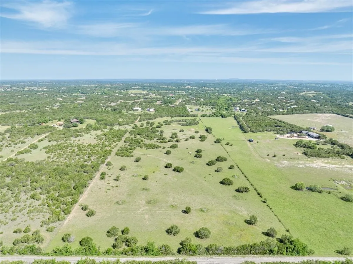 Build up to 2 residences on 20 acres in one of North Texas's most charming towns. Whether it is a family compound, guest house, or private weekend retreat -Glen Rose is calling