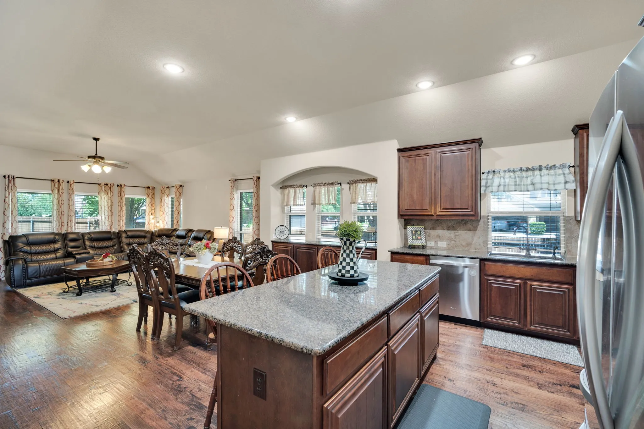Single Family Residence For Sale in Collin County , 902 Calder Court, Anna, Texas 75409, 4 Bedrooms, 2 Bathrooms, 3 Garage spaces, 2,045 Sqft, built in 2013, Price $399,000, mls#21253450, Real Estate Agent in Anna, Homes For Sale in Collin county, Homes For Sale in Anna, Realtor in Anna Texas, Real Estate Brokerage Independent Realty Texas, Luminita Cordes Realtor