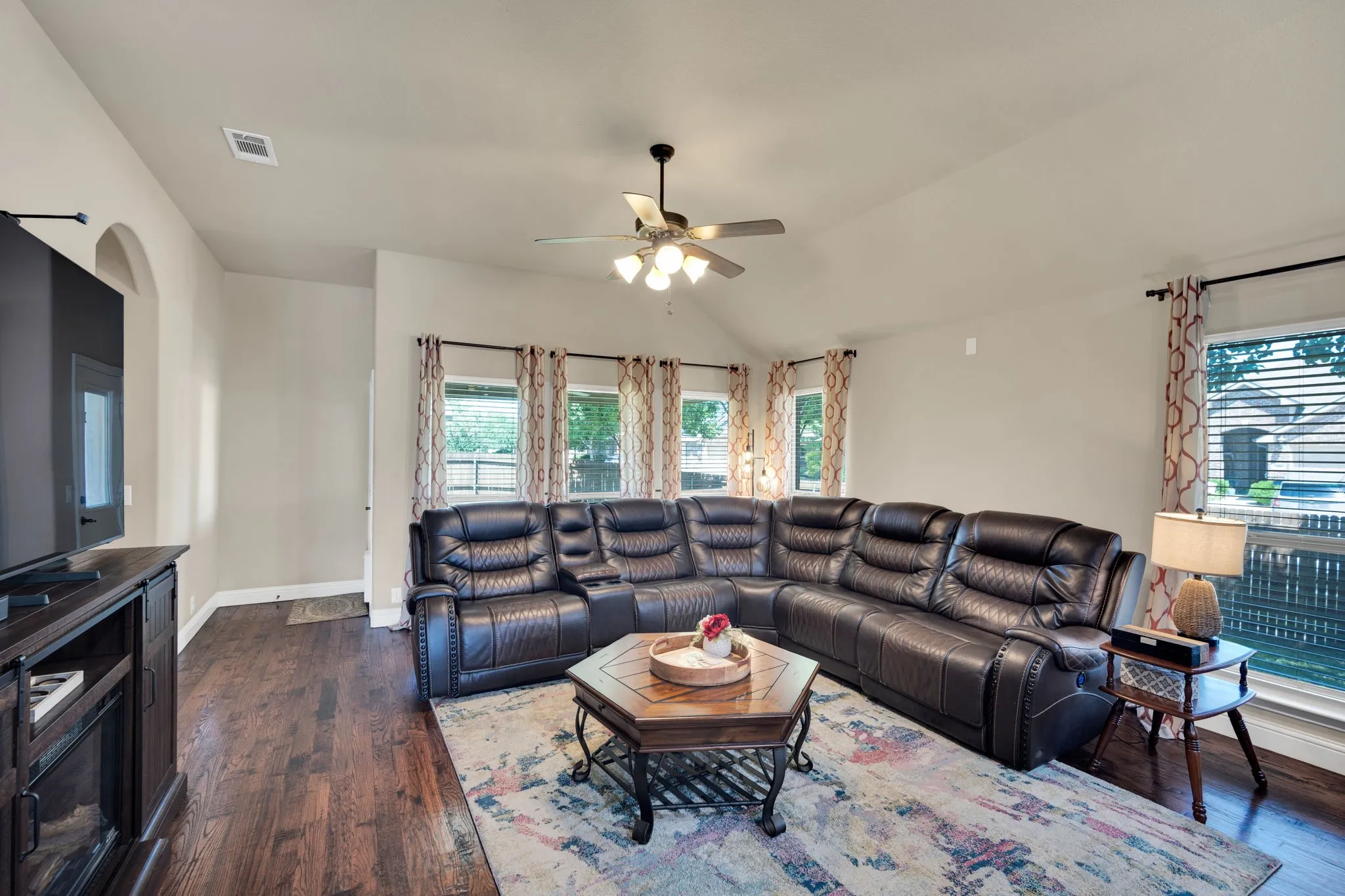 Single Family Residence For Sale in Collin County , 902 Calder Court, Anna, Texas 75409, 4 Bedrooms, 2 Bathrooms, 3 Garage spaces, 2,045 Sqft, built in 2013, Price $399,000, mls#21253450, Real Estate Agent in Anna, Homes For Sale in Collin county, Homes For Sale in Anna, Realtor in Anna Texas, Real Estate Brokerage Independent Realty Texas, Luminita Cordes Realtor