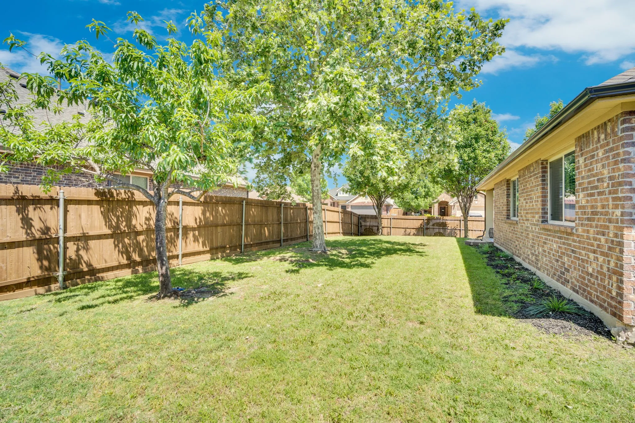 Single Family Residence For Sale in Collin County , 902 Calder Court, Anna, Texas 75409, 4 Bedrooms, 2 Bathrooms, 3 Garage spaces, 2,045 Sqft, built in 2013, Price $399,000, mls#21253450, Real Estate Agent in Anna, Homes For Sale in Collin county, Homes For Sale in Anna, Realtor in Anna Texas, Real Estate Brokerage Independent Realty Texas, Luminita Cordes Realtor