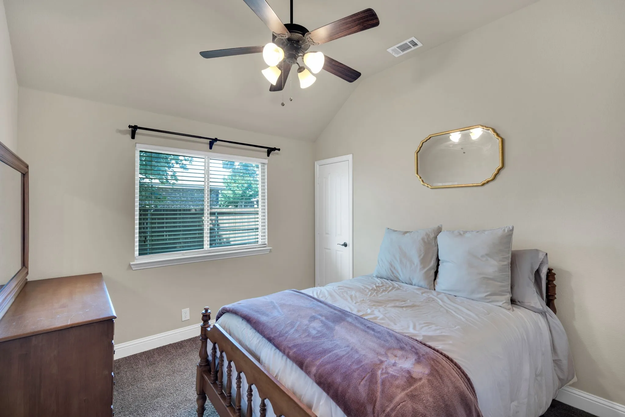 Single Family Residence For Sale in Collin County , 902 Calder Court, Anna, Texas 75409, 4 Bedrooms, 2 Bathrooms, 3 Garage spaces, 2,045 Sqft, built in 2013, Price $399,000, mls#21253450, Real Estate Agent in Anna, Homes For Sale in Collin county, Homes For Sale in Anna, Realtor in Anna Texas, Real Estate Brokerage Independent Realty Texas, Luminita Cordes Realtor