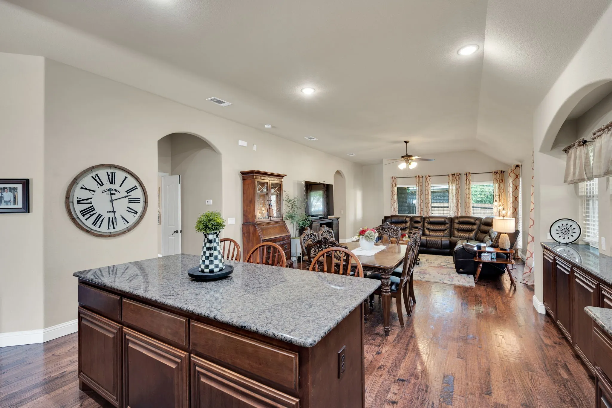 Single Family Residence For Sale in Collin County , 902 Calder Court, Anna, Texas 75409, 4 Bedrooms, 2 Bathrooms, 3 Garage spaces, 2,045 Sqft, built in 2013, Price $399,000, mls#21253450, Real Estate Agent in Anna, Homes For Sale in Collin county, Homes For Sale in Anna, Realtor in Anna Texas, Real Estate Brokerage Independent Realty Texas, Luminita Cordes Realtor