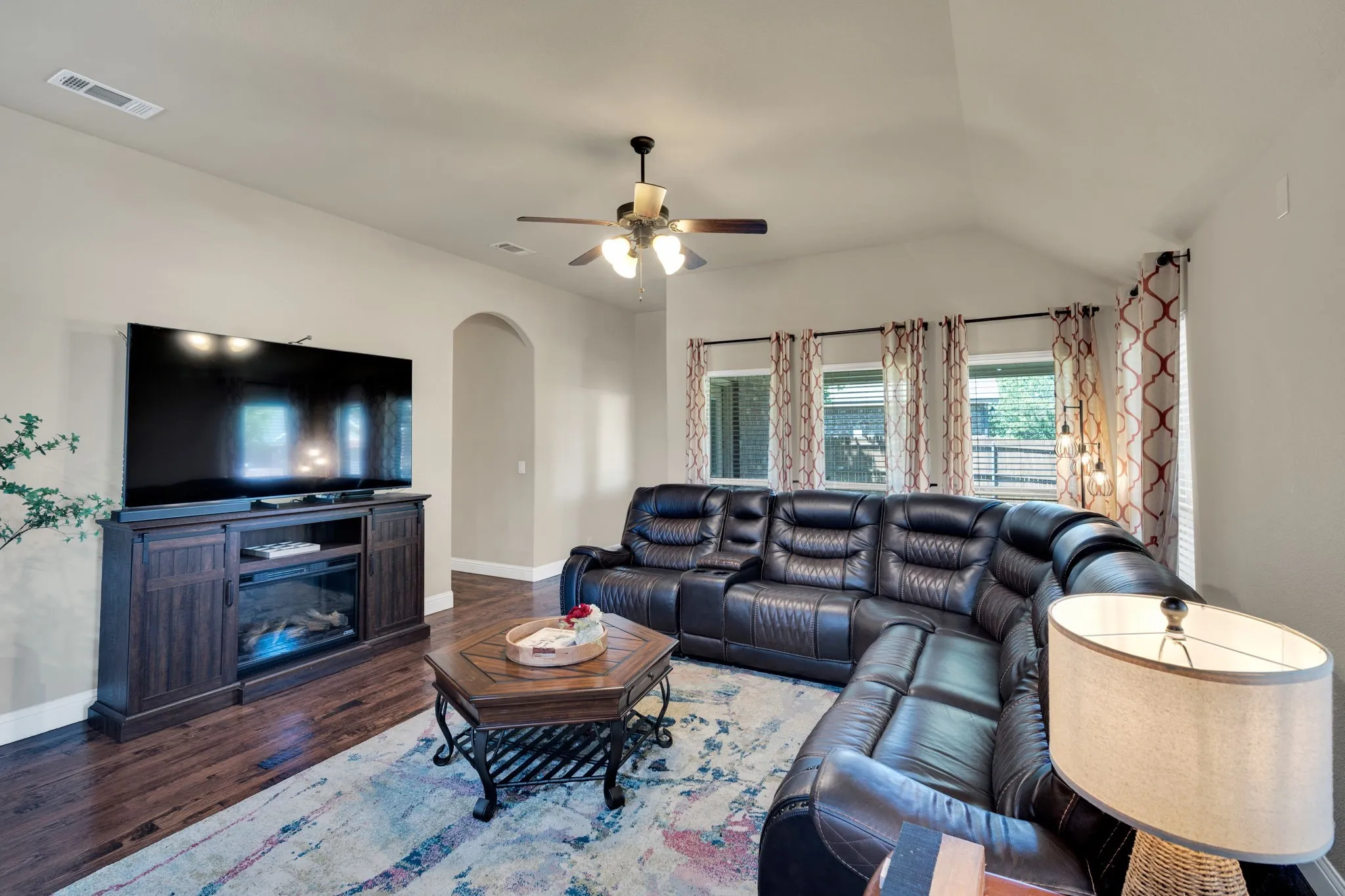 Single Family Residence For Sale in Collin County , 902 Calder Court, Anna, Texas 75409, 4 Bedrooms, 2 Bathrooms, 3 Garage spaces, 2,045 Sqft, built in 2013, Price $399,000, mls#21253450, Real Estate Agent in Anna, Homes For Sale in Collin county, Homes For Sale in Anna, Realtor in Anna Texas, Real Estate Brokerage Independent Realty Texas, Luminita Cordes Realtor