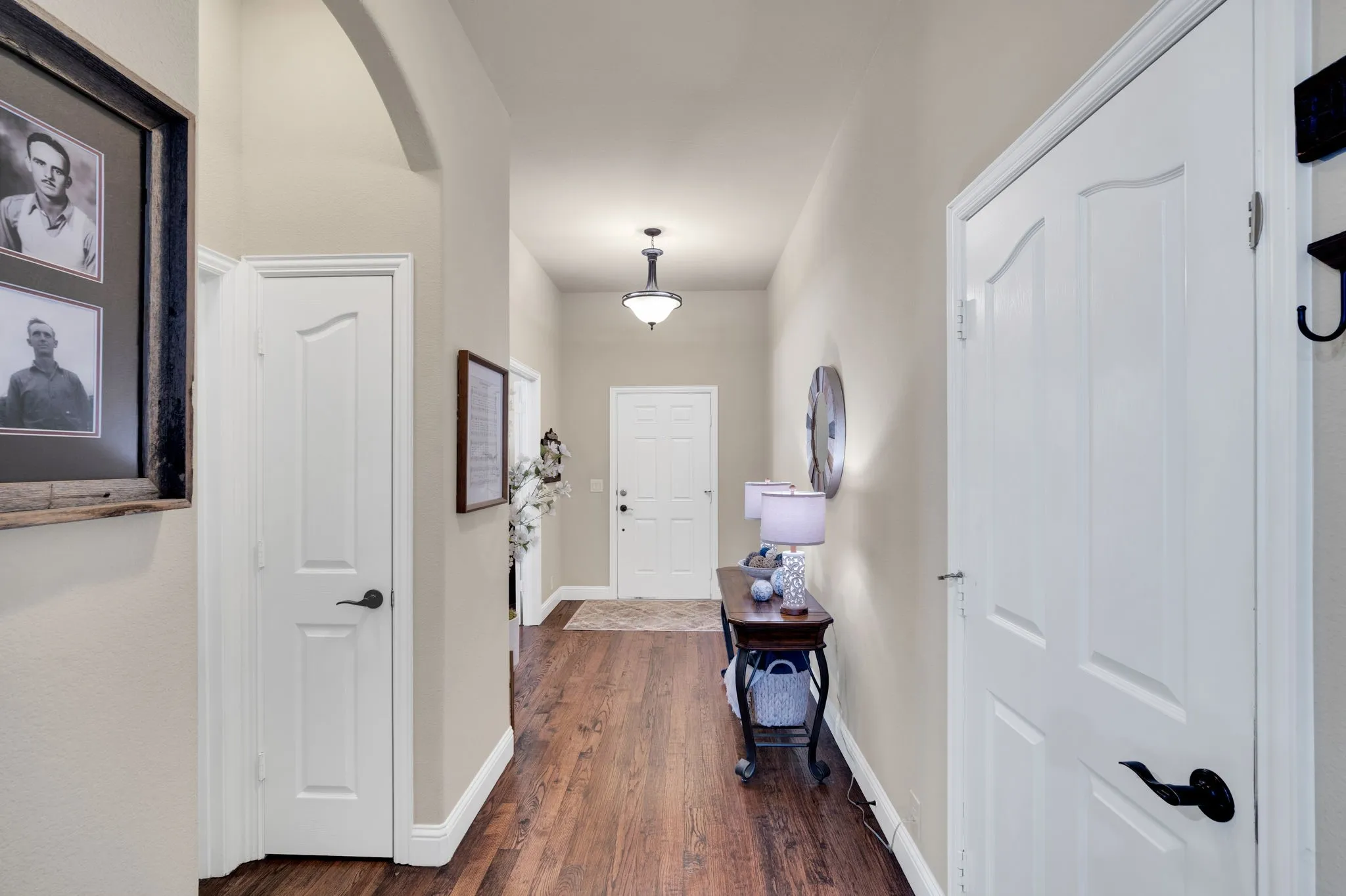 Single Family Residence For Sale in Collin County , 902 Calder Court, Anna, Texas 75409, 4 Bedrooms, 2 Bathrooms, 3 Garage spaces, 2,045 Sqft, built in 2013, Price $399,000, mls#21253450, Real Estate Agent in Anna, Homes For Sale in Collin county, Homes For Sale in Anna, Realtor in Anna Texas, Real Estate Brokerage Independent Realty Texas, Luminita Cordes Realtor