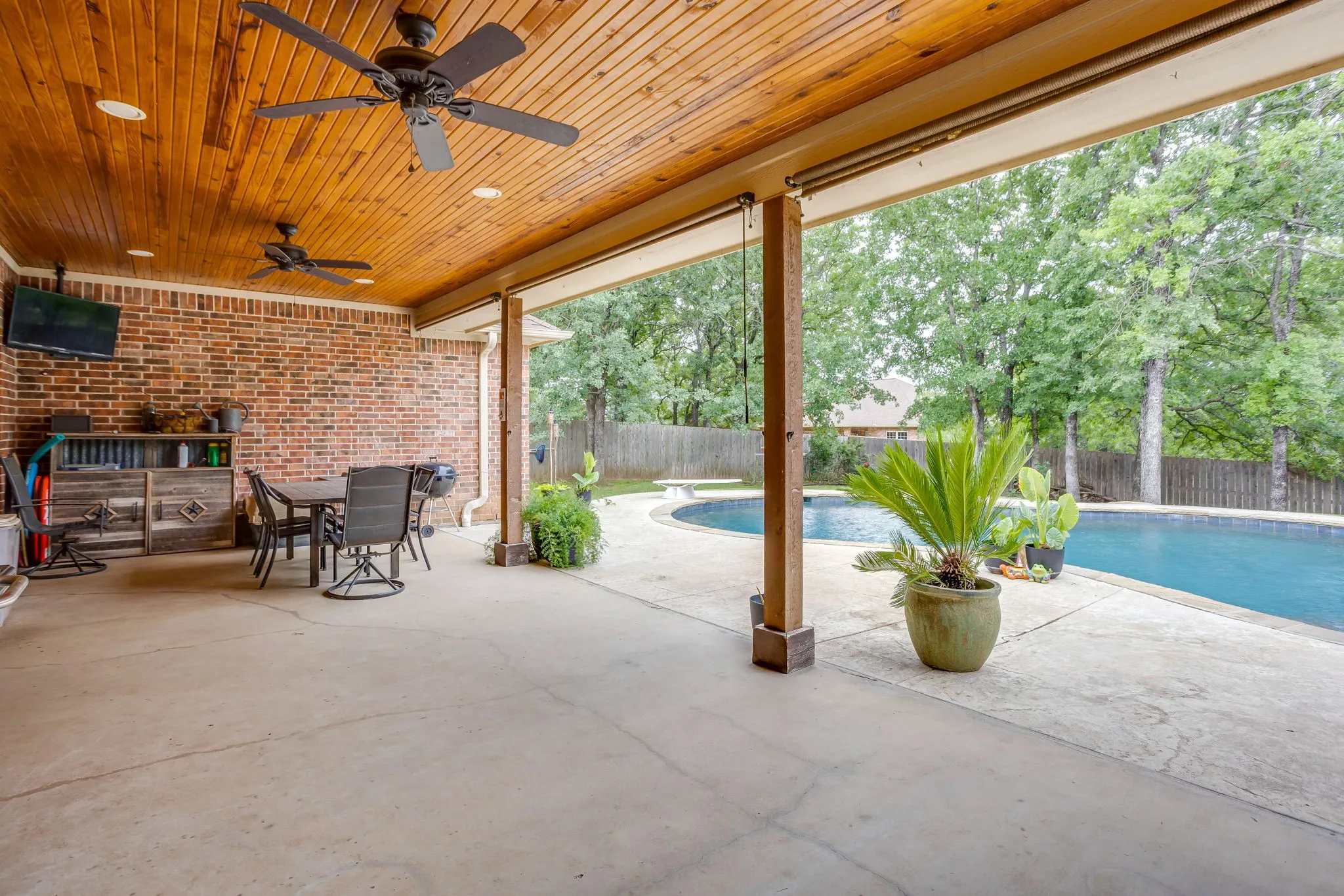 Single Family Residence For Sale in Erath County , 116 Flat Foot, Stephenville, Texas 76401, 4 Bedroom, 4 Bathroom, 2 Garage spaces, 2,723 Sqft, built in 2014, mls#21269219, Real Estate Agent in Stephenville, Homes For Sale in Erath county, Homes For Sale in Stephenville, Realtor in Stephenville Texas, Real Estate Brokerage Independent Realty Texas, Luminita Cordes Realtor