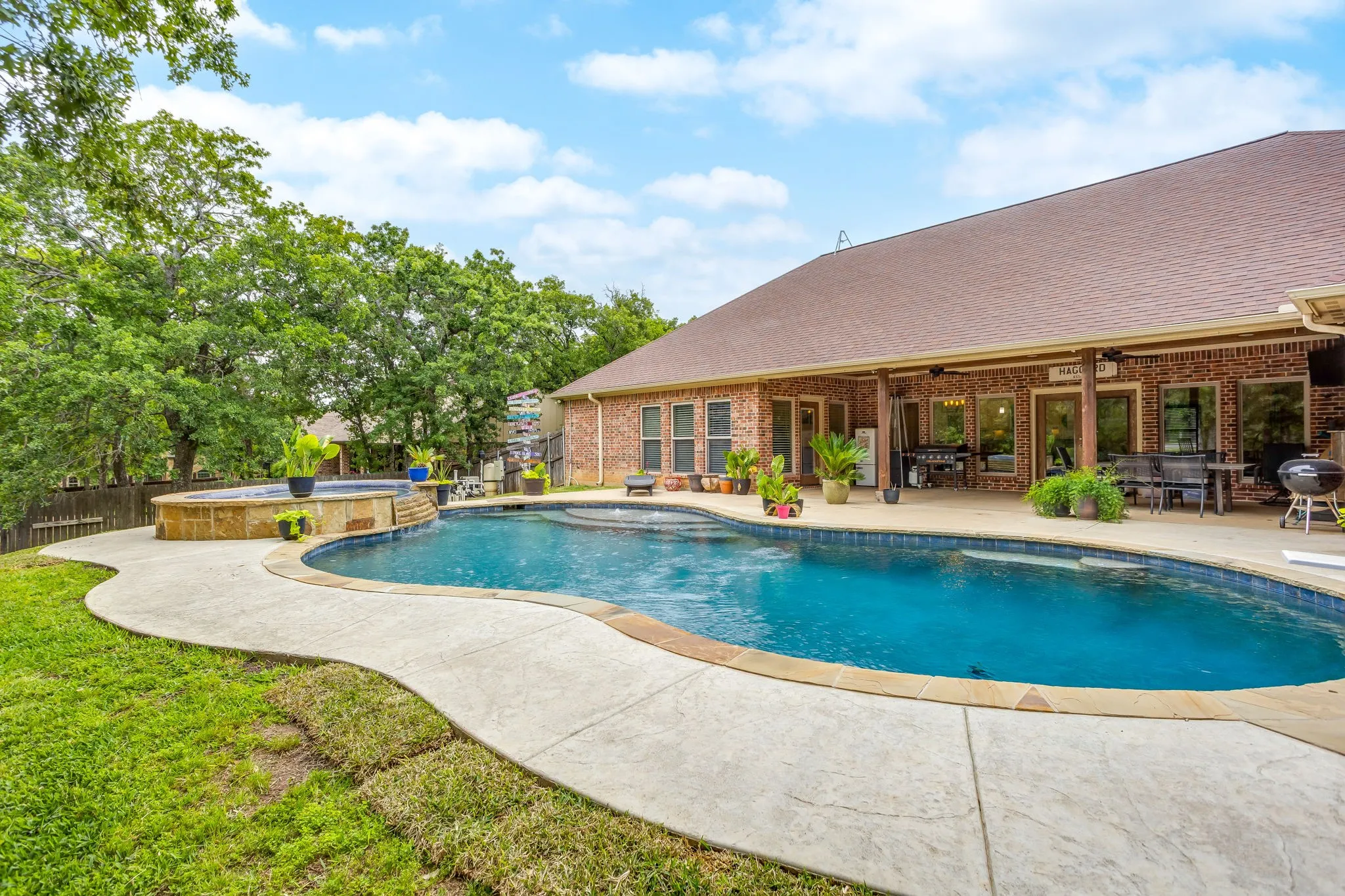Single Family Residence For Sale in Erath County , 116 Flat Foot, Stephenville, Texas 76401, 4 Bedroom, 4 Bathroom, 2 Garage spaces, 2,723 Sqft, built in 2014, mls#21269219, Real Estate Agent in Stephenville, Homes For Sale in Erath county, Homes For Sale in Stephenville, Realtor in Stephenville Texas, Real Estate Brokerage Independent Realty Texas, Luminita Cordes Realtor