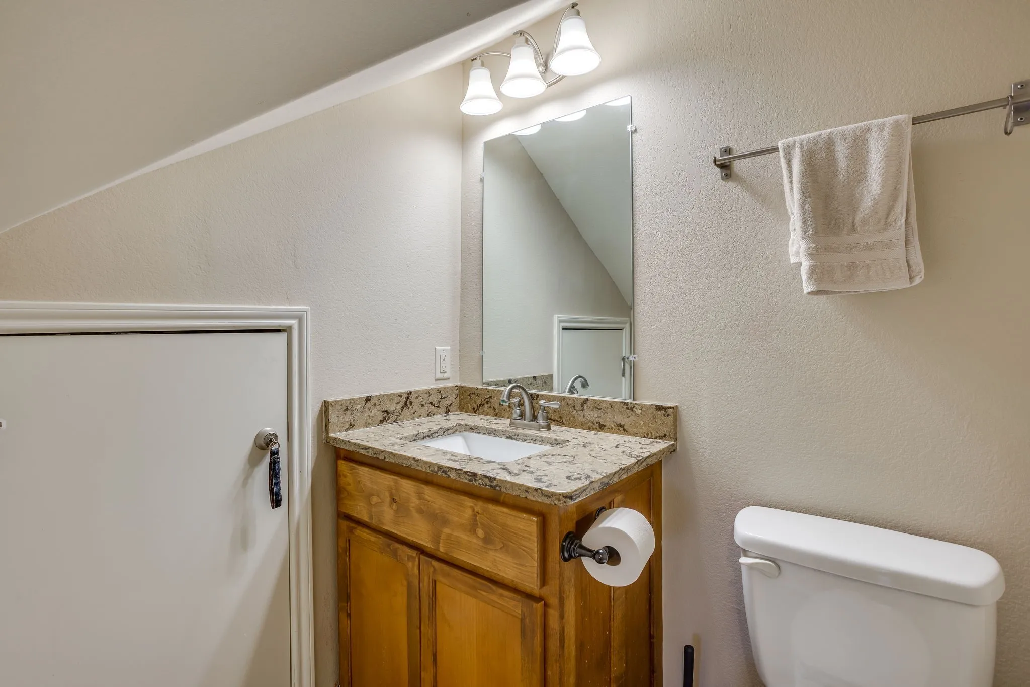 Single Family Residence For Sale in Erath County , 116 Flat Foot, Stephenville, Texas 76401, 4 Bedroom, 4 Bathroom, 2 Garage spaces, 2,723 Sqft, built in 2014, mls#21269219, Real Estate Agent in Stephenville, Homes For Sale in Erath county, Homes For Sale in Stephenville, Realtor in Stephenville Texas, Real Estate Brokerage Independent Realty Texas, Luminita Cordes Realtor