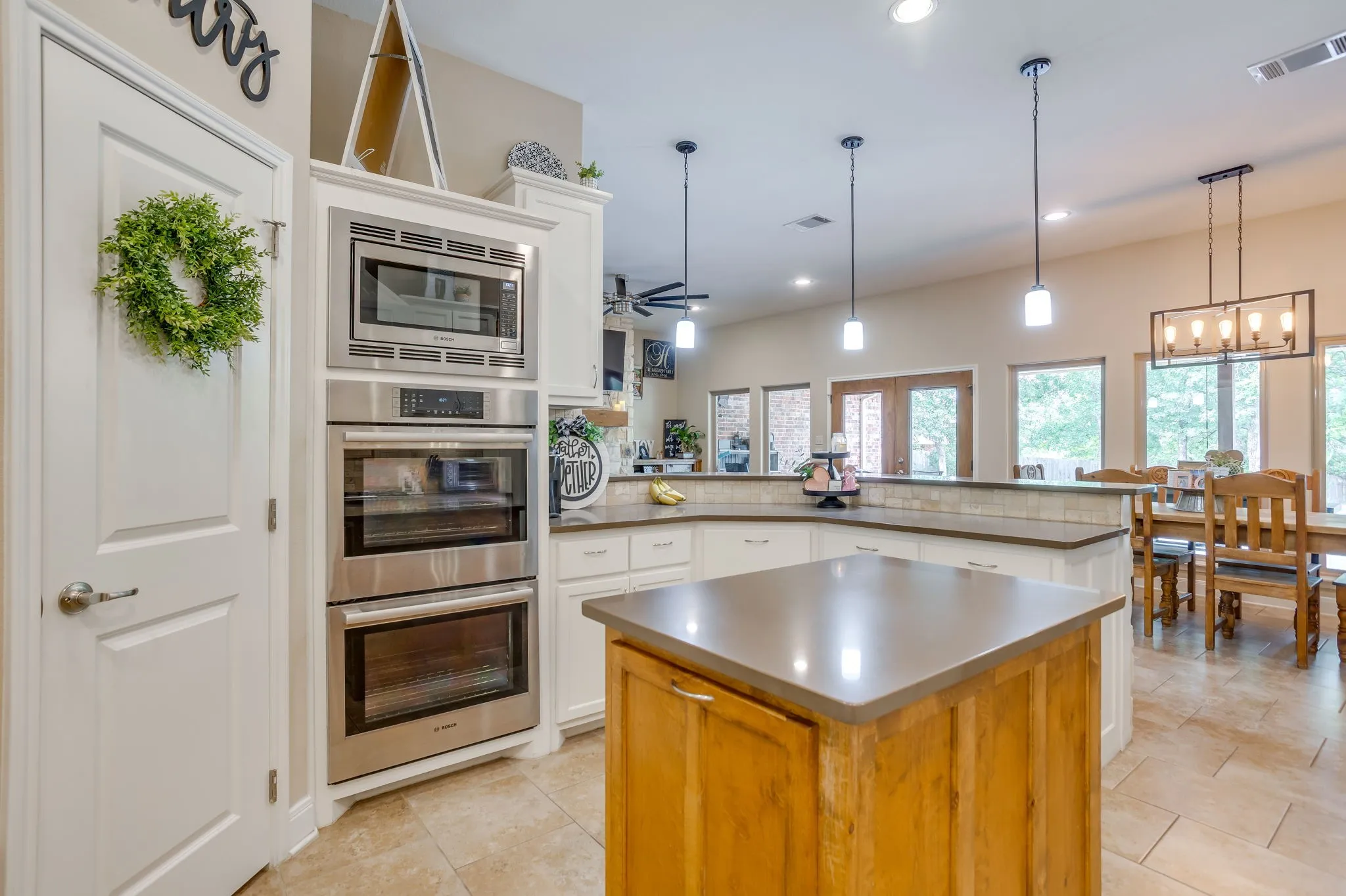 Single Family Residence For Sale in Erath County , 116 Flat Foot, Stephenville, Texas 76401, 4 Bedroom, 4 Bathroom, 2 Garage spaces, 2,723 Sqft, built in 2014, mls#21269219, Real Estate Agent in Stephenville, Homes For Sale in Erath county, Homes For Sale in Stephenville, Realtor in Stephenville Texas, Real Estate Brokerage Independent Realty Texas, Luminita Cordes Realtor