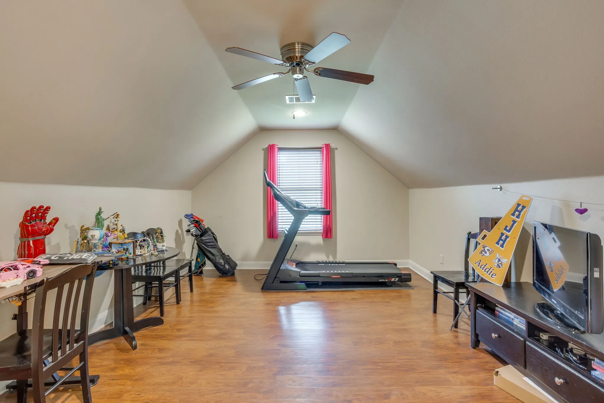 Single Family Residence For Sale in Erath County , 116 Flat Foot, Stephenville, Texas 76401, 4 Bedroom, 4 Bathroom, 2 Garage spaces, 2,723 Sqft, built in 2014, mls#21269219, Real Estate Agent in Stephenville, Homes For Sale in Erath county, Homes For Sale in Stephenville, Realtor in Stephenville Texas, Real Estate Brokerage Independent Realty Texas, Luminita Cordes Realtor