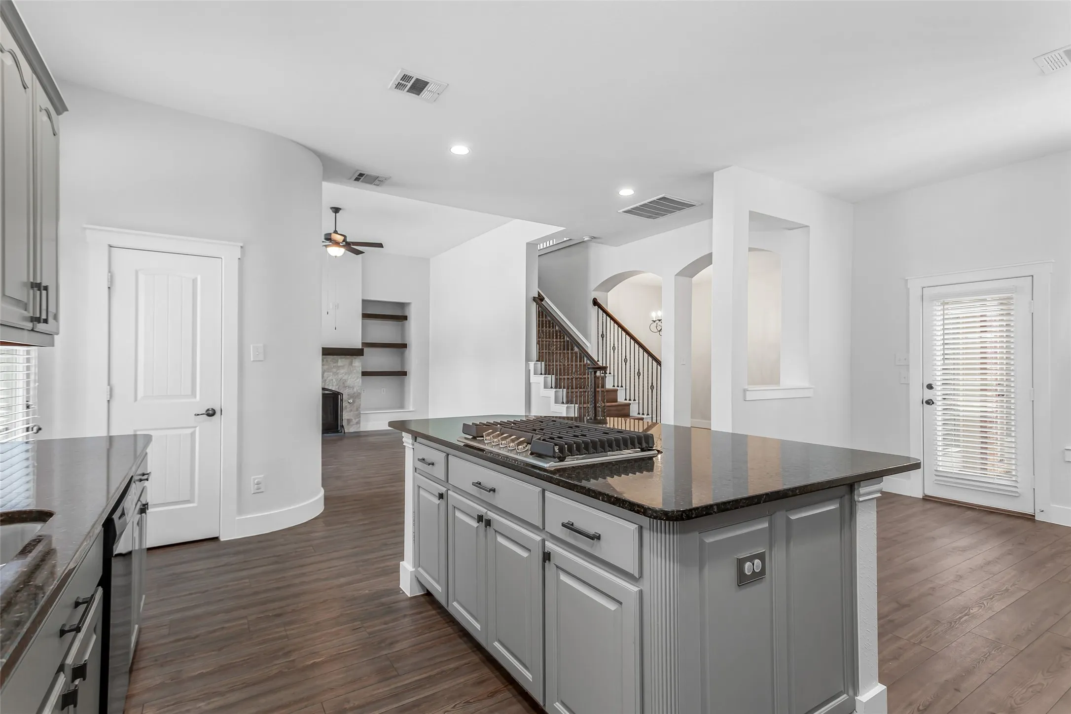 Single Family Residence For Rent in Dallas County , 4738 Coyote Trail, Dallas, Texas 75227, 3 Bedroom, 3 Bathroom, 2 Garage spaces, 3,483 Sqft, built in 2005, mls#21264668, Real Estate Agent in Dallas, Homes For Rent in Dallas county, Homes For Rent in Dallas, Realtor in Dallas Texas, Real Estate Brokerage Independent Realty Texas, Luminita Cordes Realtor