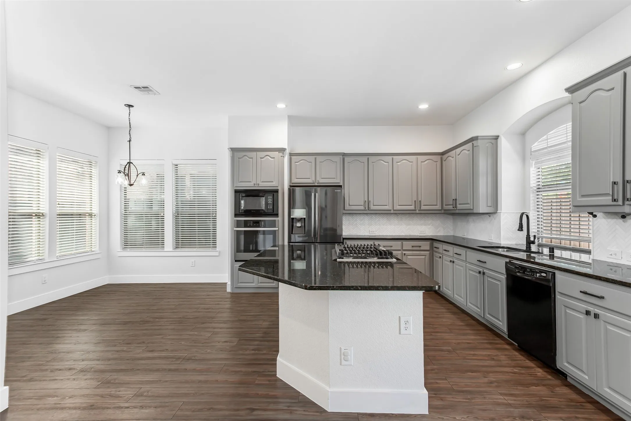 Single Family Residence For Rent in Dallas County , 4738 Coyote Trail, Dallas, Texas 75227, 3 Bedroom, 3 Bathroom, 2 Garage spaces, 3,483 Sqft, built in 2005, mls#21264668, Real Estate Agent in Dallas, Homes For Rent in Dallas county, Homes For Rent in Dallas, Realtor in Dallas Texas, Real Estate Brokerage Independent Realty Texas, Luminita Cordes Realtor