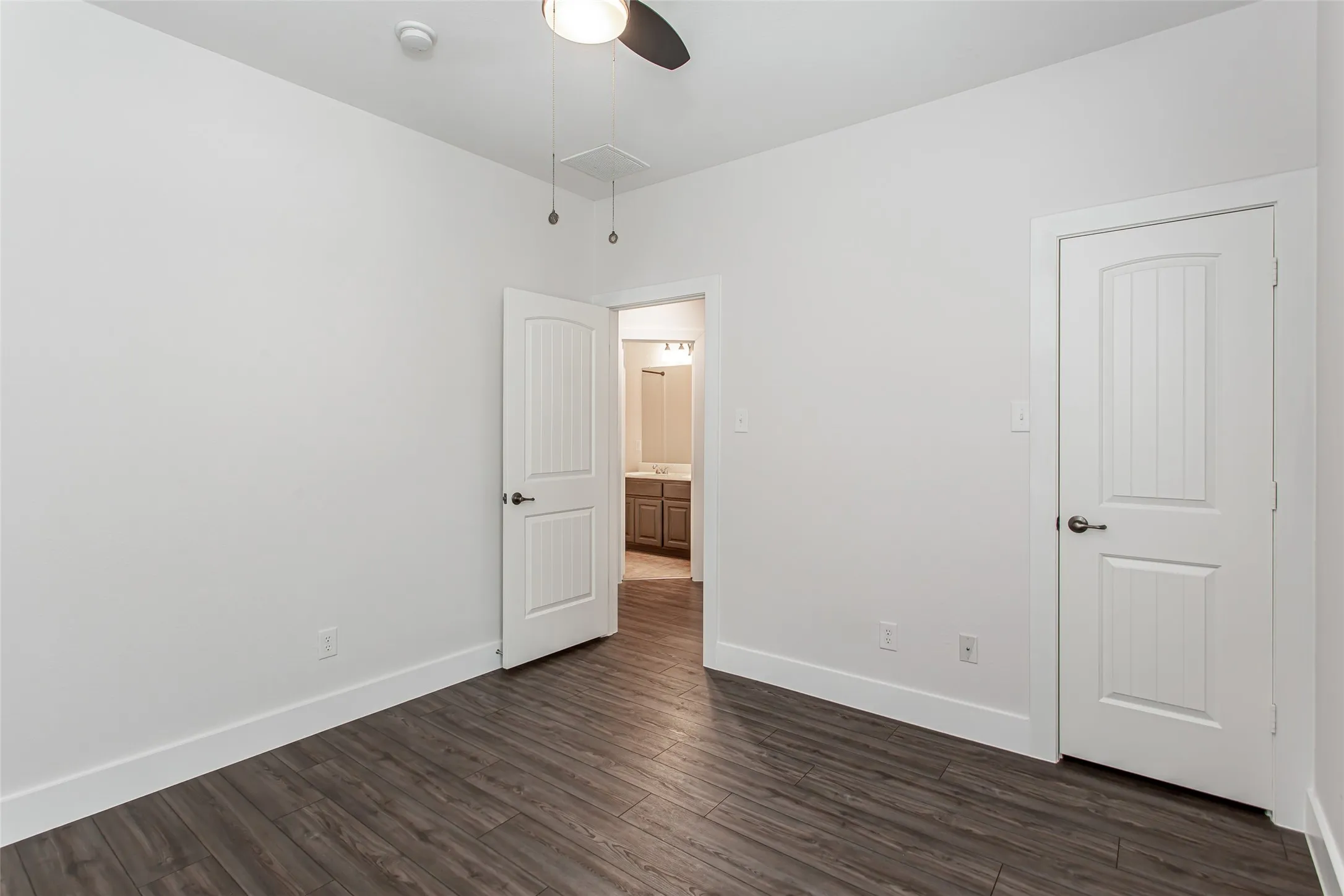 Single Family Residence For Rent in Dallas County , 4738 Coyote Trail, Dallas, Texas 75227, 3 Bedroom, 3 Bathroom, 2 Garage spaces, 3,483 Sqft, built in 2005, mls#21264668, Real Estate Agent in Dallas, Homes For Rent in Dallas county, Homes For Rent in Dallas, Realtor in Dallas Texas, Real Estate Brokerage Independent Realty Texas, Luminita Cordes Realtor