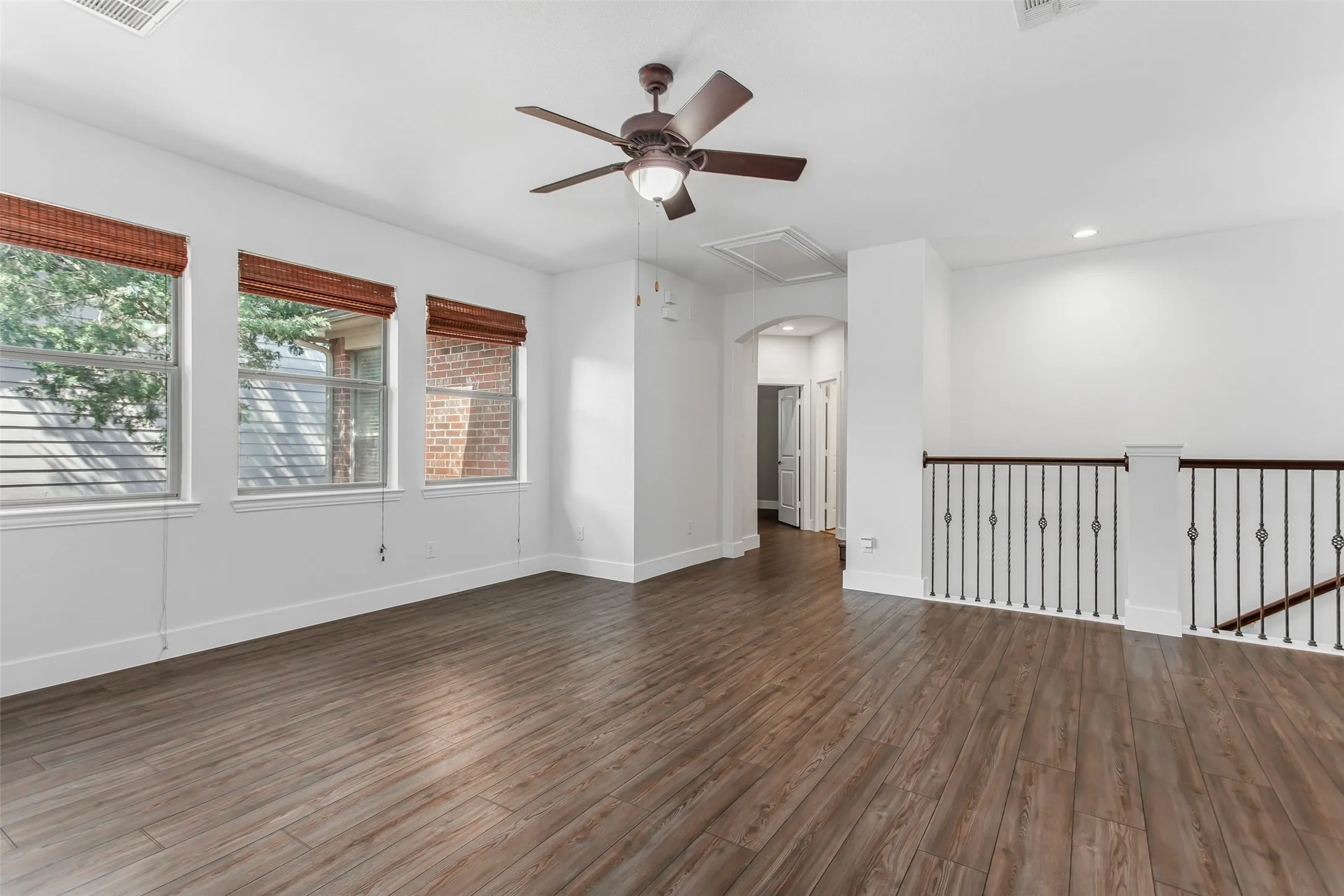 Single Family Residence For Rent in Dallas County , 4738 Coyote Trail, Dallas, Texas 75227, 3 Bedroom, 3 Bathroom, 2 Garage spaces, 3,483 Sqft, built in 2005, mls#21264668, Real Estate Agent in Dallas, Homes For Rent in Dallas county, Homes For Rent in Dallas, Realtor in Dallas Texas, Real Estate Brokerage Independent Realty Texas, Luminita Cordes Realtor