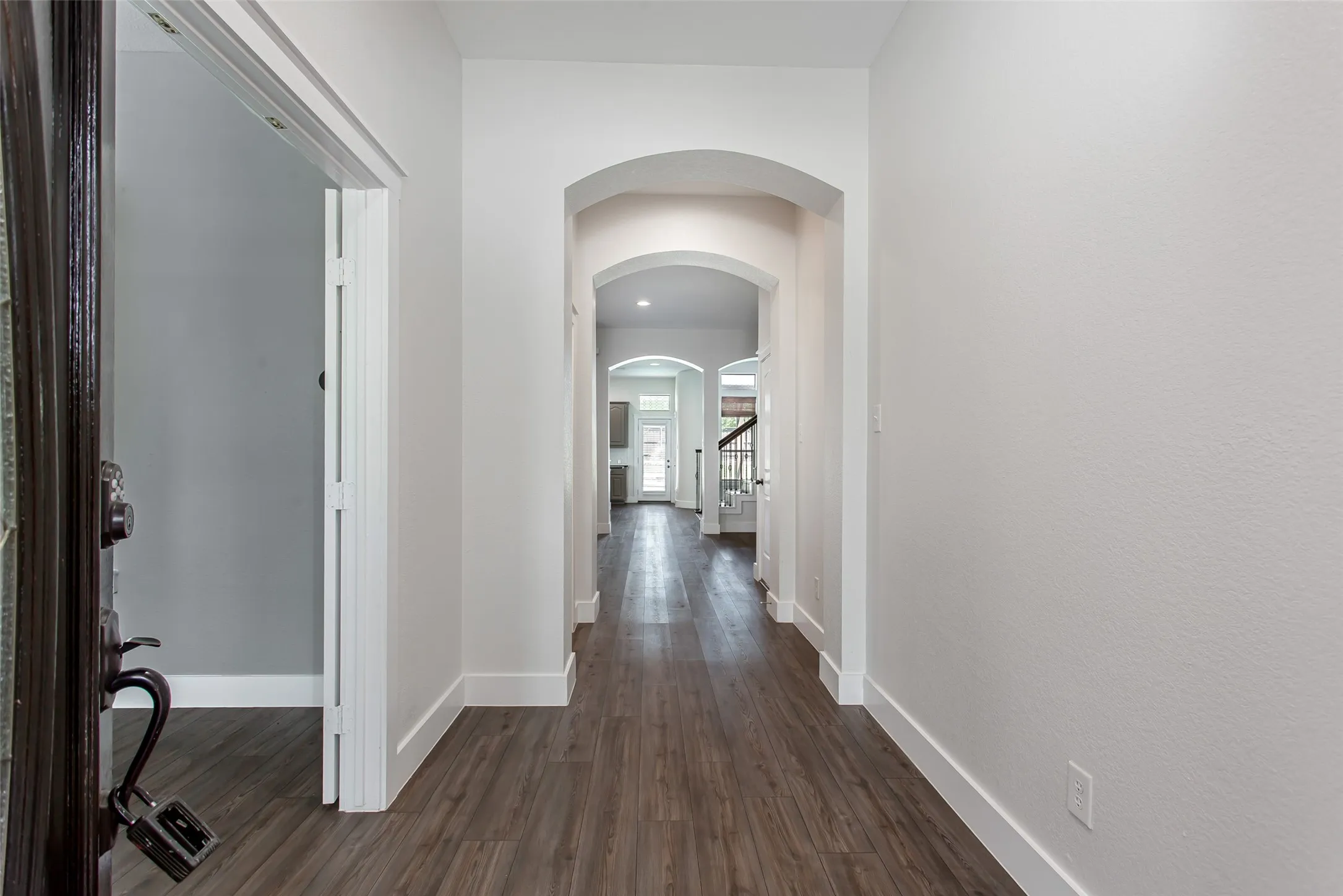 Single Family Residence For Rent in Dallas County , 4738 Coyote Trail, Dallas, Texas 75227, 3 Bedroom, 3 Bathroom, 2 Garage spaces, 3,483 Sqft, built in 2005, mls#21264668, Real Estate Agent in Dallas, Homes For Rent in Dallas county, Homes For Rent in Dallas, Realtor in Dallas Texas, Real Estate Brokerage Independent Realty Texas, Luminita Cordes Realtor