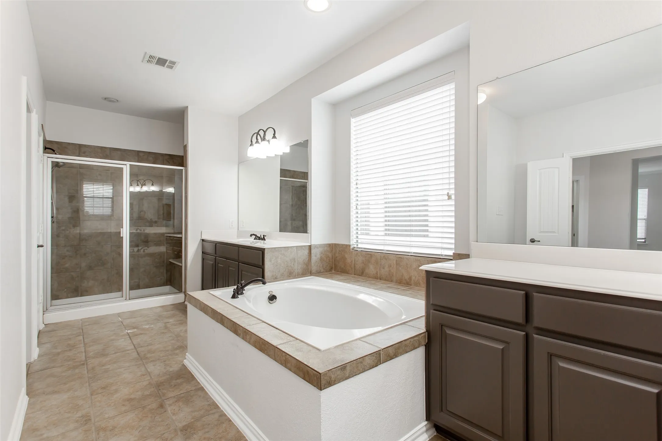 Single Family Residence For Rent in Dallas County , 4738 Coyote Trail, Dallas, Texas 75227, 3 Bedroom, 3 Bathroom, 2 Garage spaces, 3,483 Sqft, built in 2005, mls#21264668, Real Estate Agent in Dallas, Homes For Rent in Dallas county, Homes For Rent in Dallas, Realtor in Dallas Texas, Real Estate Brokerage Independent Realty Texas, Luminita Cordes Realtor