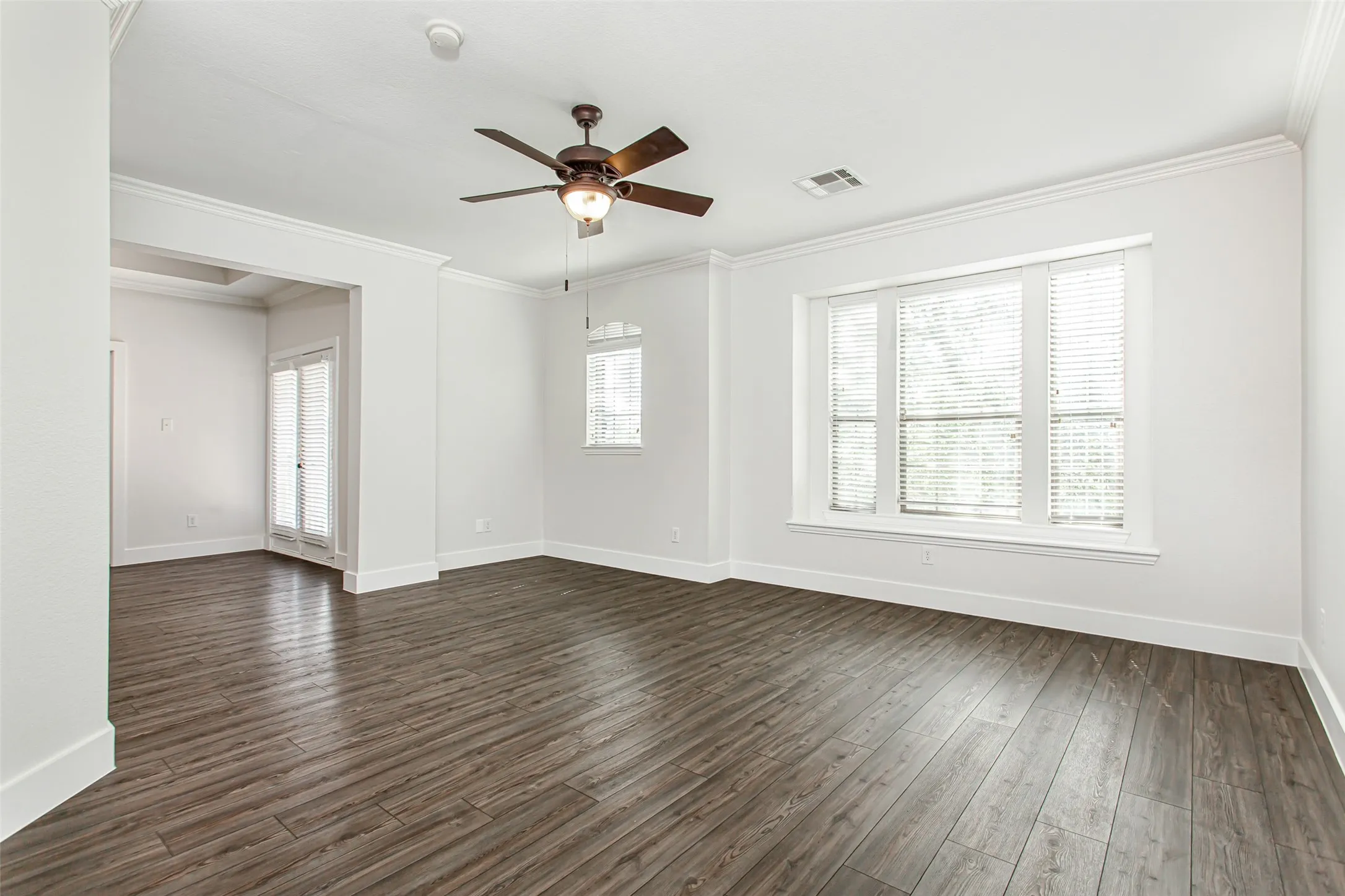 Single Family Residence For Rent in Dallas County , 4738 Coyote Trail, Dallas, Texas 75227, 3 Bedroom, 3 Bathroom, 2 Garage spaces, 3,483 Sqft, built in 2005, mls#21264668, Real Estate Agent in Dallas, Homes For Rent in Dallas county, Homes For Rent in Dallas, Realtor in Dallas Texas, Real Estate Brokerage Independent Realty Texas, Luminita Cordes Realtor