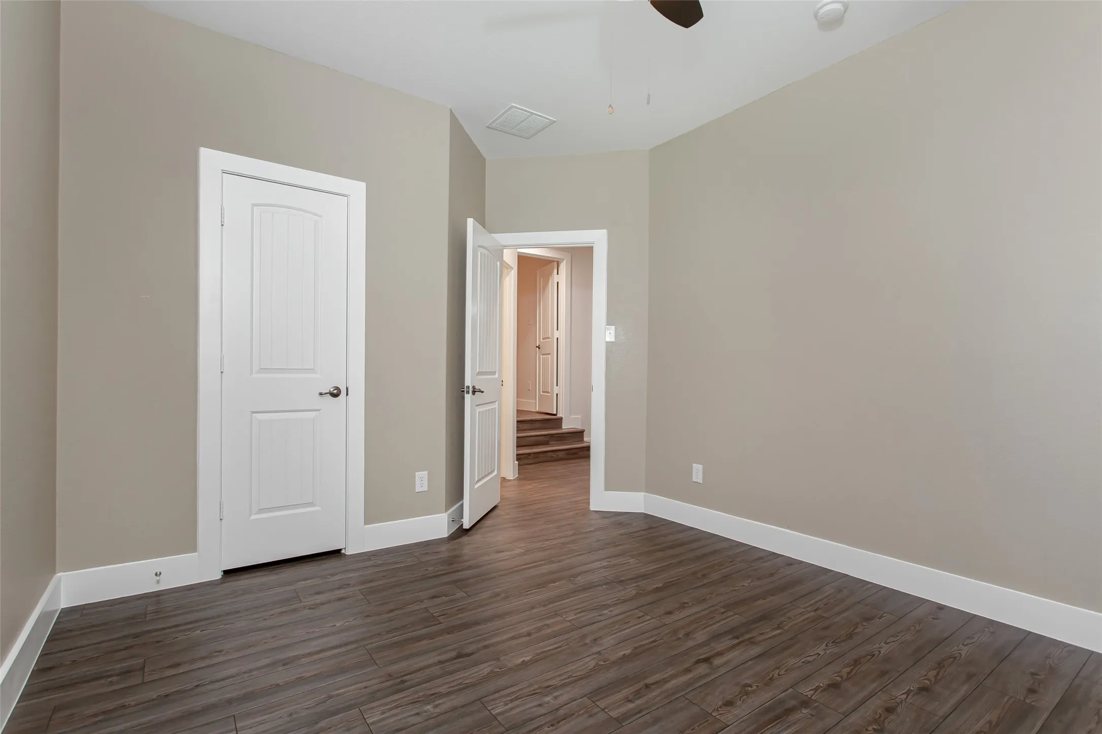 Single Family Residence For Rent in Dallas County , 4738 Coyote Trail, Dallas, Texas 75227, 3 Bedroom, 3 Bathroom, 2 Garage spaces, 3,483 Sqft, built in 2005, mls#21264668, Real Estate Agent in Dallas, Homes For Rent in Dallas county, Homes For Rent in Dallas, Realtor in Dallas Texas, Real Estate Brokerage Independent Realty Texas, Luminita Cordes Realtor