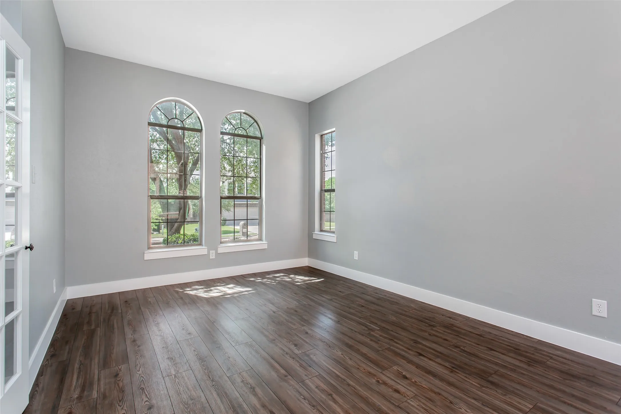 Single Family Residence For Rent in Dallas County , 4738 Coyote Trail, Dallas, Texas 75227, 3 Bedroom, 3 Bathroom, 2 Garage spaces, 3,483 Sqft, built in 2005, mls#21264668, Real Estate Agent in Dallas, Homes For Rent in Dallas county, Homes For Rent in Dallas, Realtor in Dallas Texas, Real Estate Brokerage Independent Realty Texas, Luminita Cordes Realtor