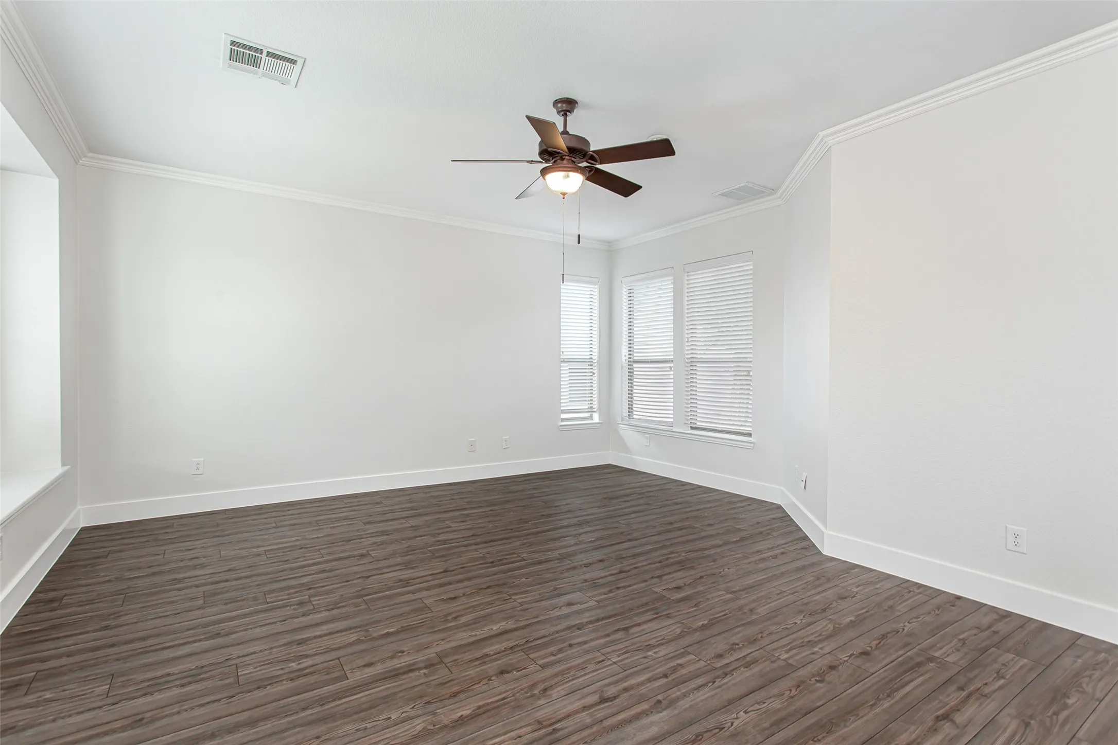 Single Family Residence For Rent in Dallas County , 4738 Coyote Trail, Dallas, Texas 75227, 3 Bedroom, 3 Bathroom, 2 Garage spaces, 3,483 Sqft, built in 2005, mls#21264668, Real Estate Agent in Dallas, Homes For Rent in Dallas county, Homes For Rent in Dallas, Realtor in Dallas Texas, Real Estate Brokerage Independent Realty Texas, Luminita Cordes Realtor