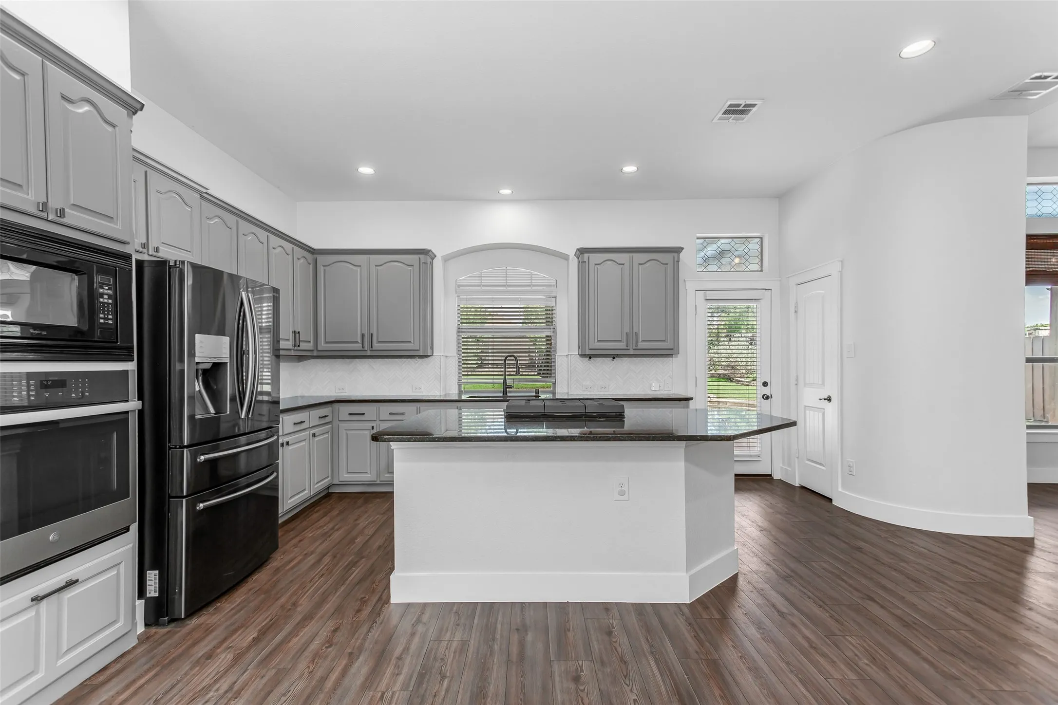 Single Family Residence For Rent in Dallas County , 4738 Coyote Trail, Dallas, Texas 75227, 3 Bedroom, 3 Bathroom, 2 Garage spaces, 3,483 Sqft, built in 2005, mls#21264668, Real Estate Agent in Dallas, Homes For Rent in Dallas county, Homes For Rent in Dallas, Realtor in Dallas Texas, Real Estate Brokerage Independent Realty Texas, Luminita Cordes Realtor