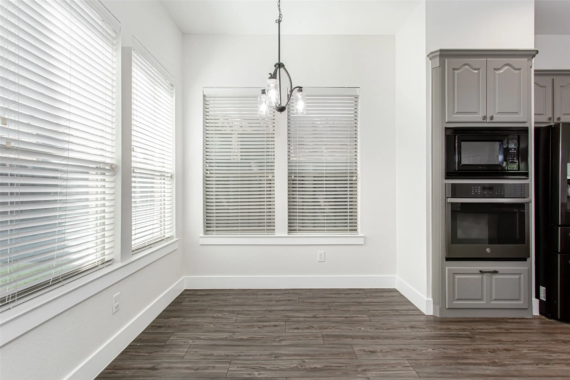 Single Family Residence For Rent in Dallas County , 4738 Coyote Trail, Dallas, Texas 75227, 3 Bedroom, 3 Bathroom, 2 Garage spaces, 3,483 Sqft, built in 2005, mls#21264668, Real Estate Agent in Dallas, Homes For Rent in Dallas county, Homes For Rent in Dallas, Realtor in Dallas Texas, Real Estate Brokerage Independent Realty Texas, Luminita Cordes Realtor
