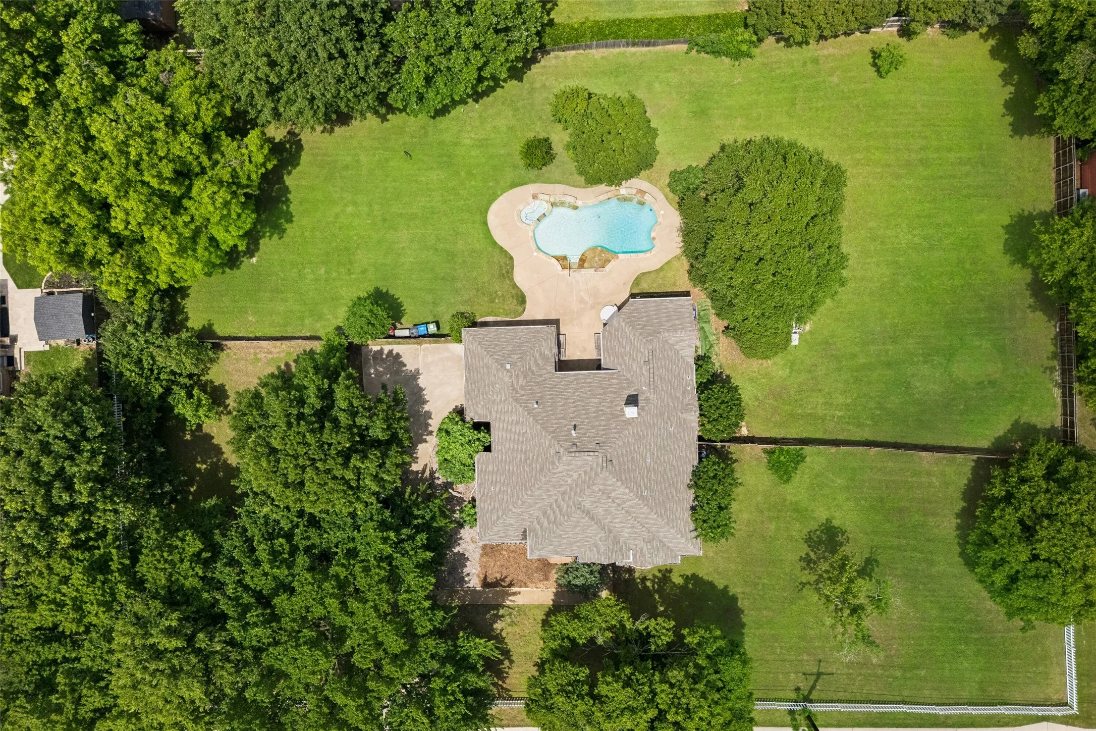 Single Family Residence For Sale in Denton County , 3004 Sagebrush Drive, Flower Mound, Texas 75022, 4 Bedroom, 3 Bathroom, 2 Garage spaces, 2,552 Sqft, built in 1996, mls#21267510, Real Estate Agent in Flower Mound, Homes For Sale in Denton county, Homes For Sale in Flower Mound, Realtor in Flower Mound Texas, Real Estate Brokerage Independent Realty Texas, Luminita Cordes Realtor