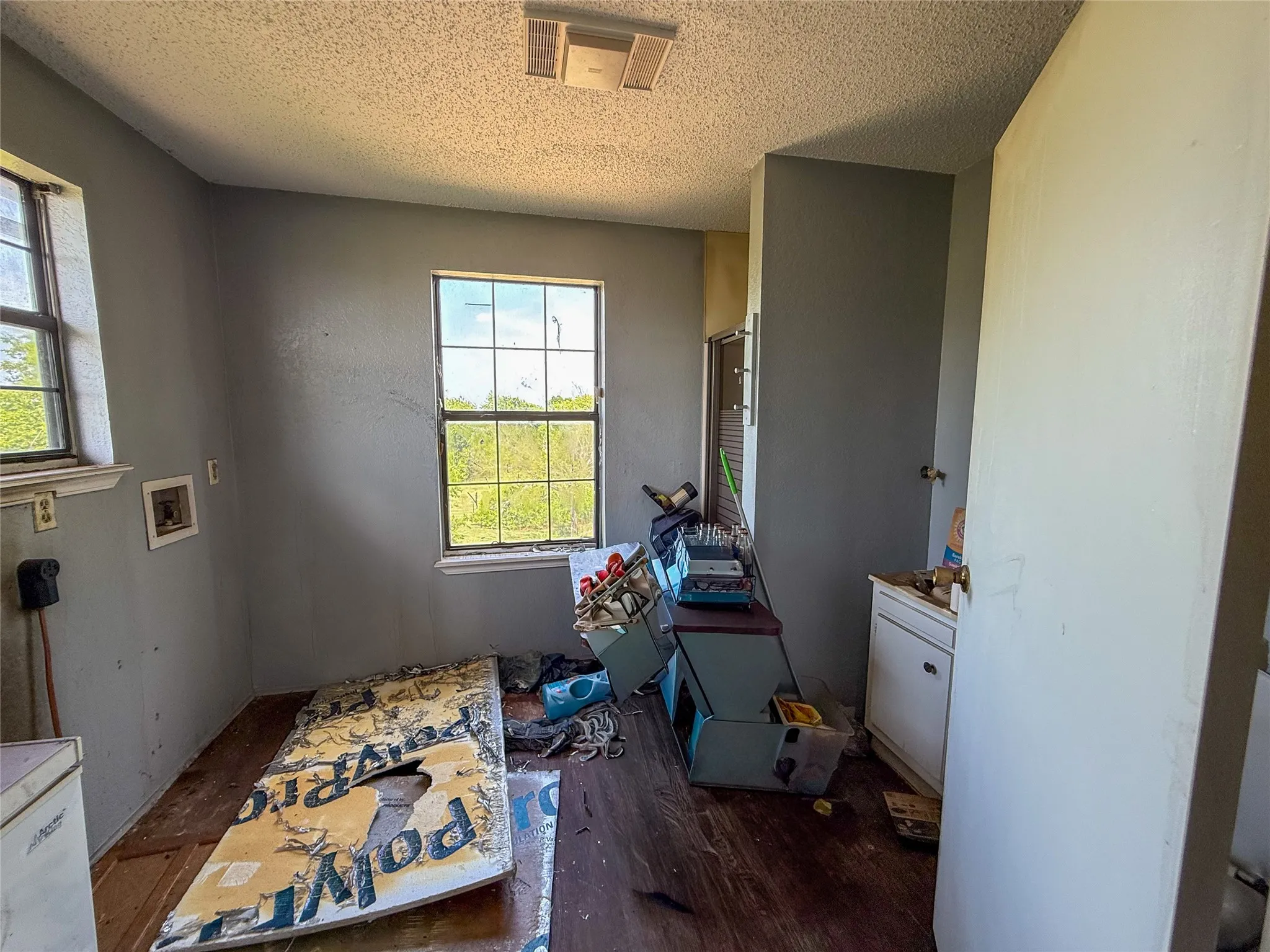 Single Family Residence For Sale in Johnson County , 3217 Fm 1434, Cleburne, Texas 76033, 2 Bedroom, 3 Bathroom, 2 Garage spaces, 2,494 Sqft, built in 1986, mls#21269316, Real Estate Agent in Cleburne, Homes For Sale in Johnson county, Homes For Sale in Cleburne, Realtor in Cleburne Texas, Real Estate Brokerage Independent Realty Texas, Luminita Cordes Realtor