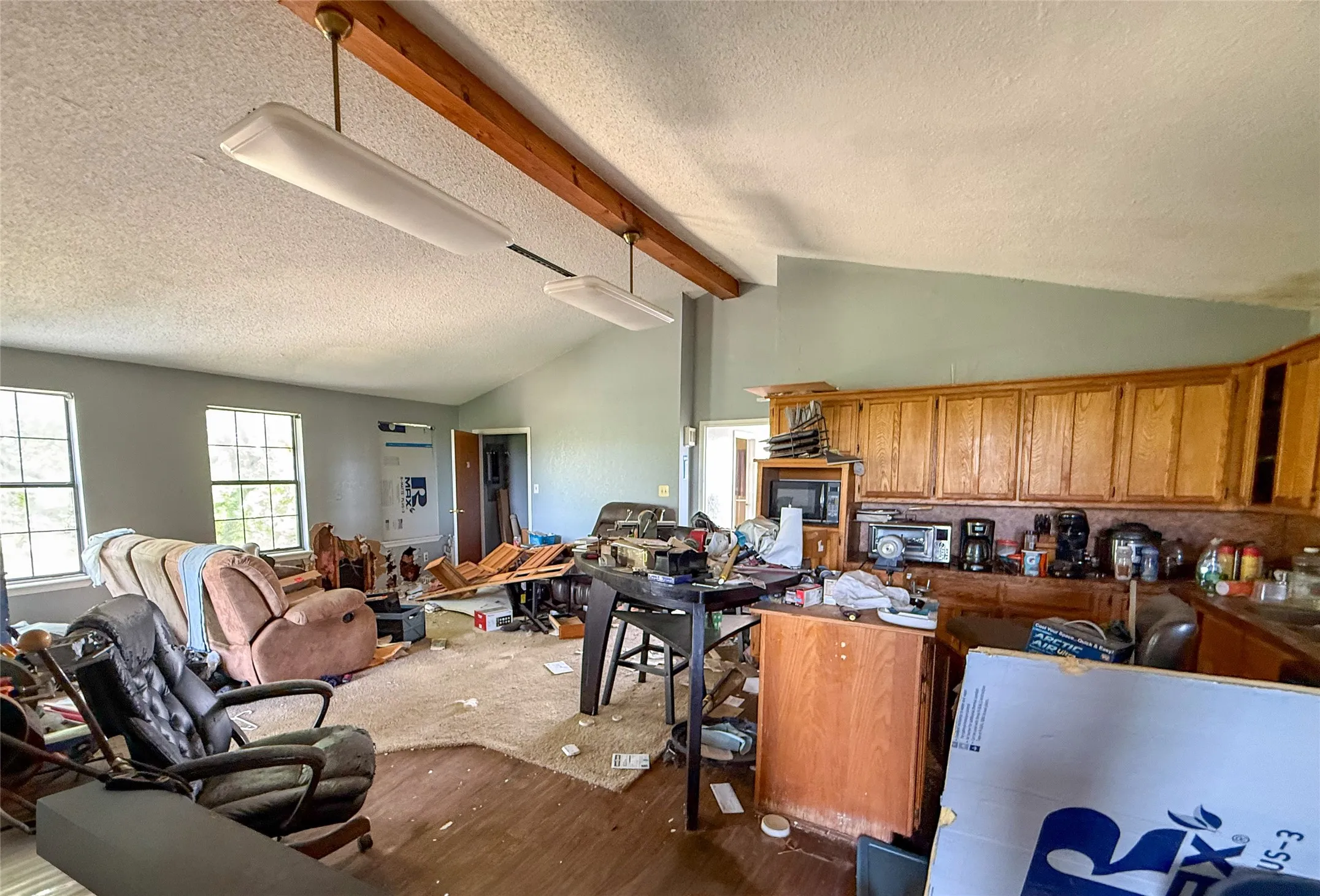 Single Family Residence For Sale in Johnson County , 3217 Fm 1434, Cleburne, Texas 76033, 2 Bedroom, 3 Bathroom, 2 Garage spaces, 2,494 Sqft, built in 1986, mls#21269316, Real Estate Agent in Cleburne, Homes For Sale in Johnson county, Homes For Sale in Cleburne, Realtor in Cleburne Texas, Real Estate Brokerage Independent Realty Texas, Luminita Cordes Realtor
