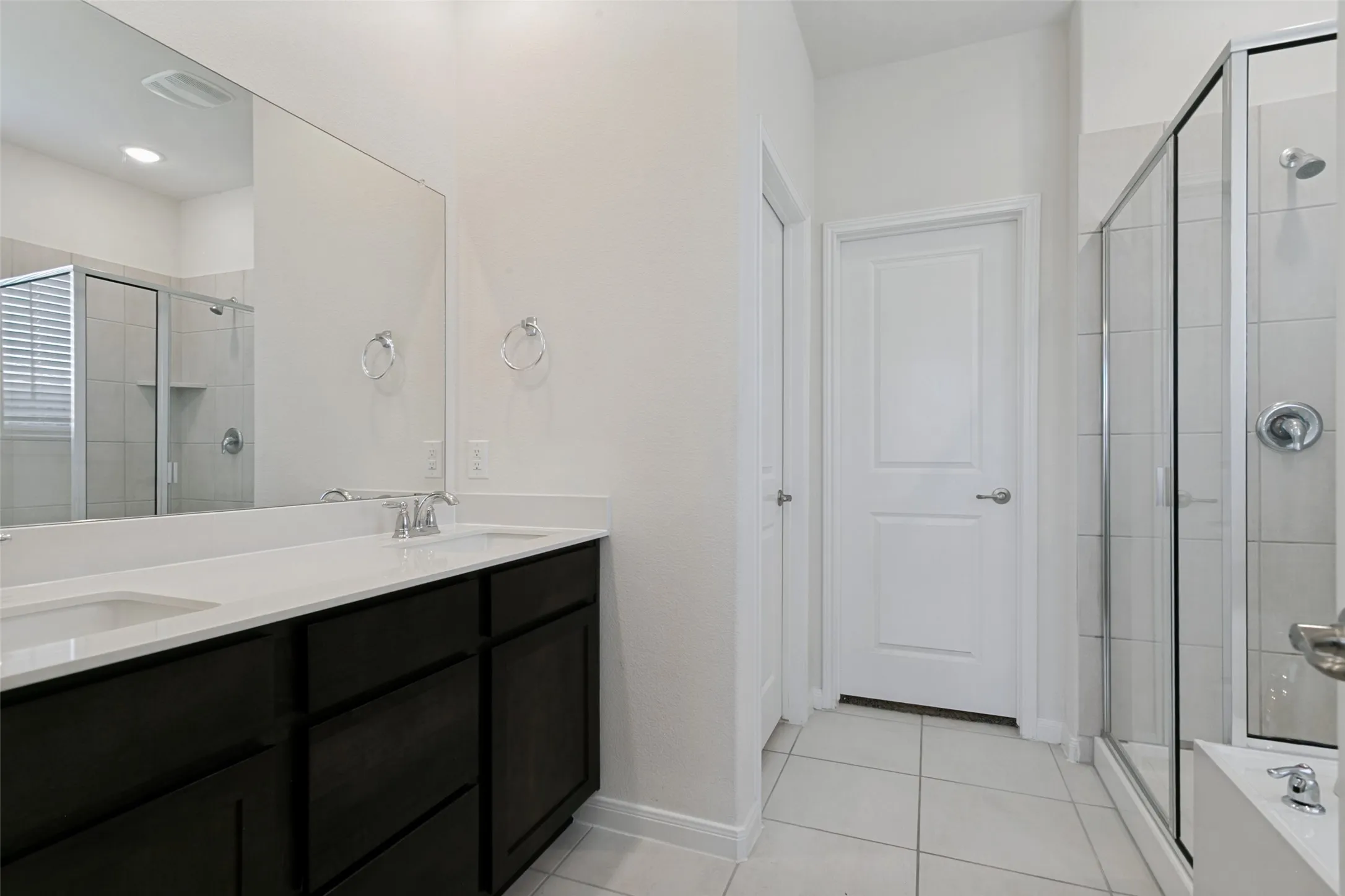 Dual Sinks and Separate Shower