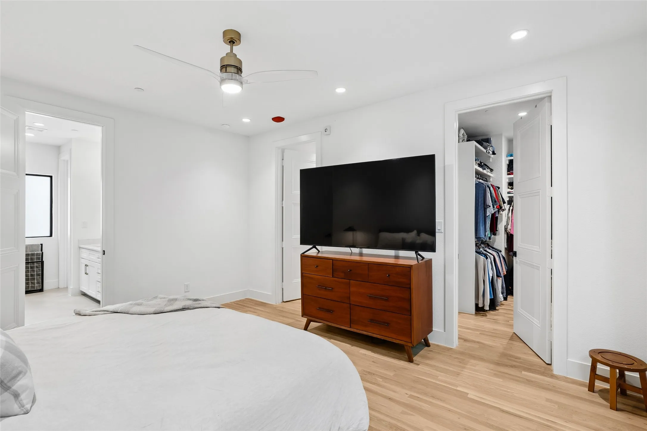 Large  primary walk-in closet