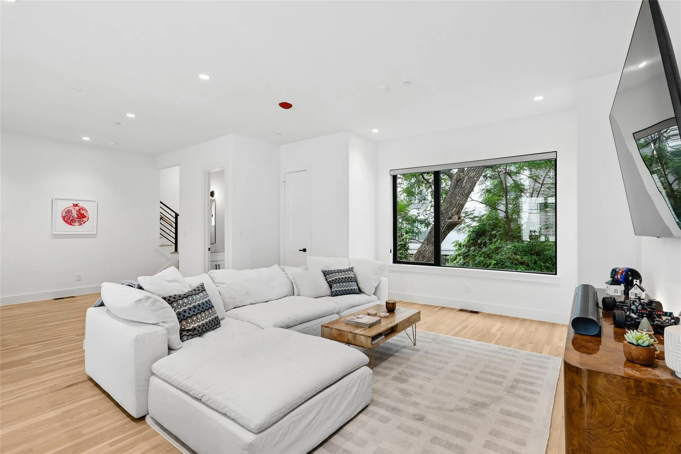 Condominium For Sale in Dallas County , 2633 Reagan 105, Dallas, Texas 75219, 3 Bedroom, 4 Bathroom, 2 Garage spaces, 2,500 Sqft, built in 2020, mls#21243797, Real Estate Agent in Dallas, Homes For Sale in Dallas county, Homes For Sale in Dallas, Realtor in Dallas Texas, Real Estate Brokerage Independent Realty Texas, Luminita Cordes Realtor
