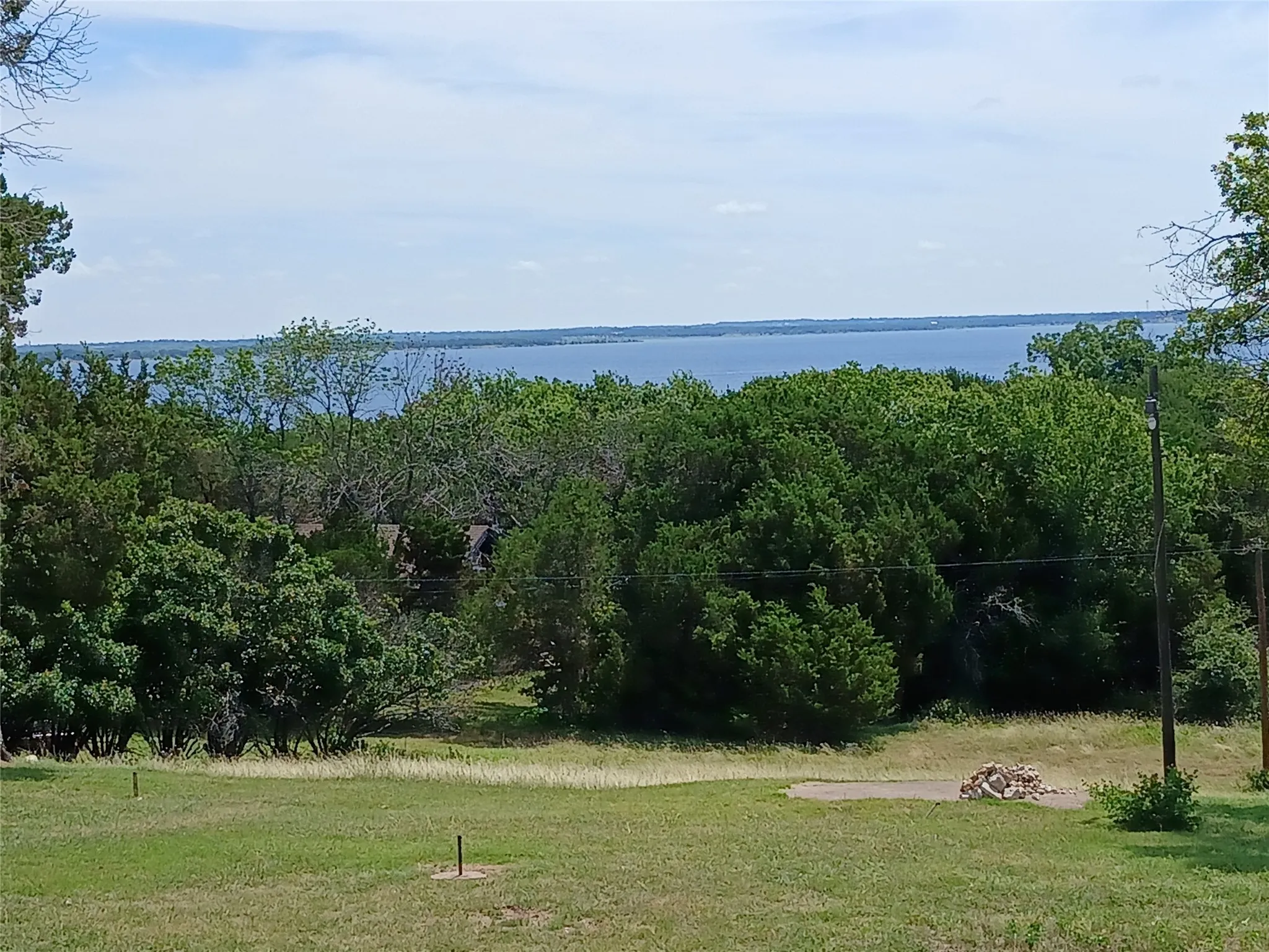 Single Family Residence For Rent in Bosque County , 134 Private Road 1623, Clifton, Texas 76634, 1 Bedroom, 1 Bathroom, Garage spaces, 480 Sqft, built in 1975, mls#21269375, Real Estate Agent in Clifton, Homes For Rent in Bosque county, Homes For Rent in Clifton, Realtor in Clifton Texas, Real Estate Brokerage Independent Realty Texas, Luminita Cordes Realtor